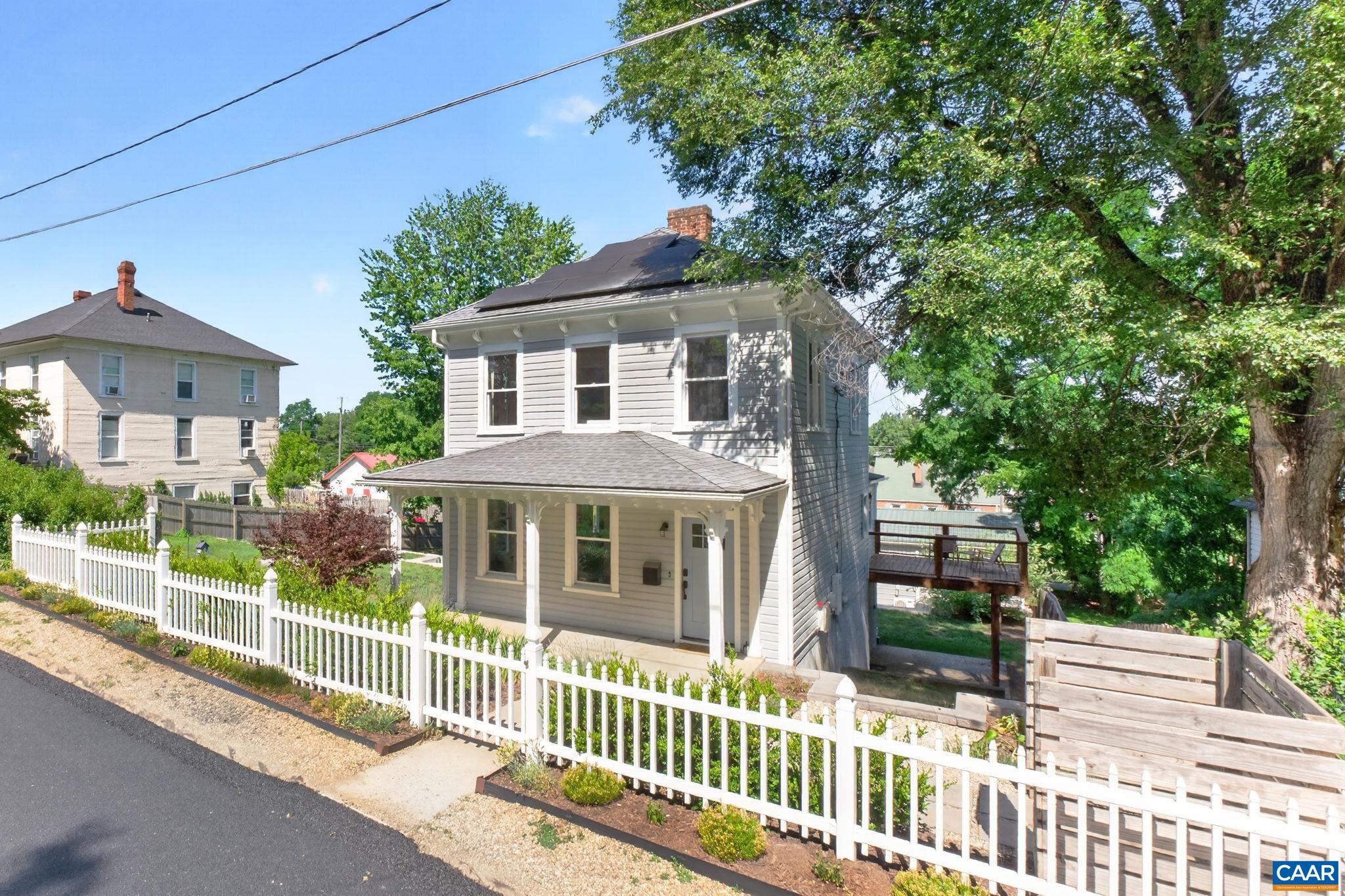 433 N WINCHESTER AVE, WAYNESBORO, Virginia 22980, 3 Bedrooms Bedrooms, ,2 BathroomsBathrooms,Residential,433 N WINCHESTER AVE,678424 MLS # 678424 433 N WINCHESTER AVE, WAYNESBORO, Virginia 22980, 3 Bedrooms Bedrooms, ,2 BathroomsBathrooms,Residential,433 N WINCHESTER AVE,678424 MLS # 678424
