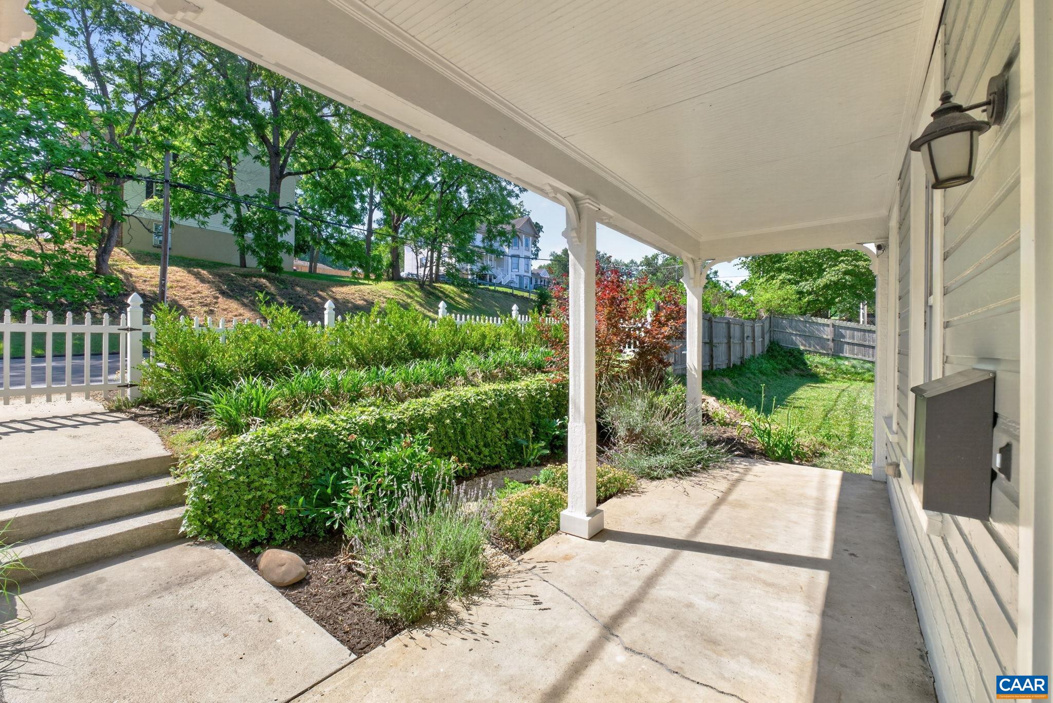 433 N WINCHESTER AVE, WAYNESBORO, Virginia 22980, 3 Bedrooms Bedrooms, ,2 BathroomsBathrooms,Residential,433 N WINCHESTER AVE,678424 MLS # 678424 433 N WINCHESTER AVE, WAYNESBORO, Virginia 22980, 3 Bedrooms Bedrooms, ,2 BathroomsBathrooms,Residential,433 N WINCHESTER AVE,678424 MLS # 678424