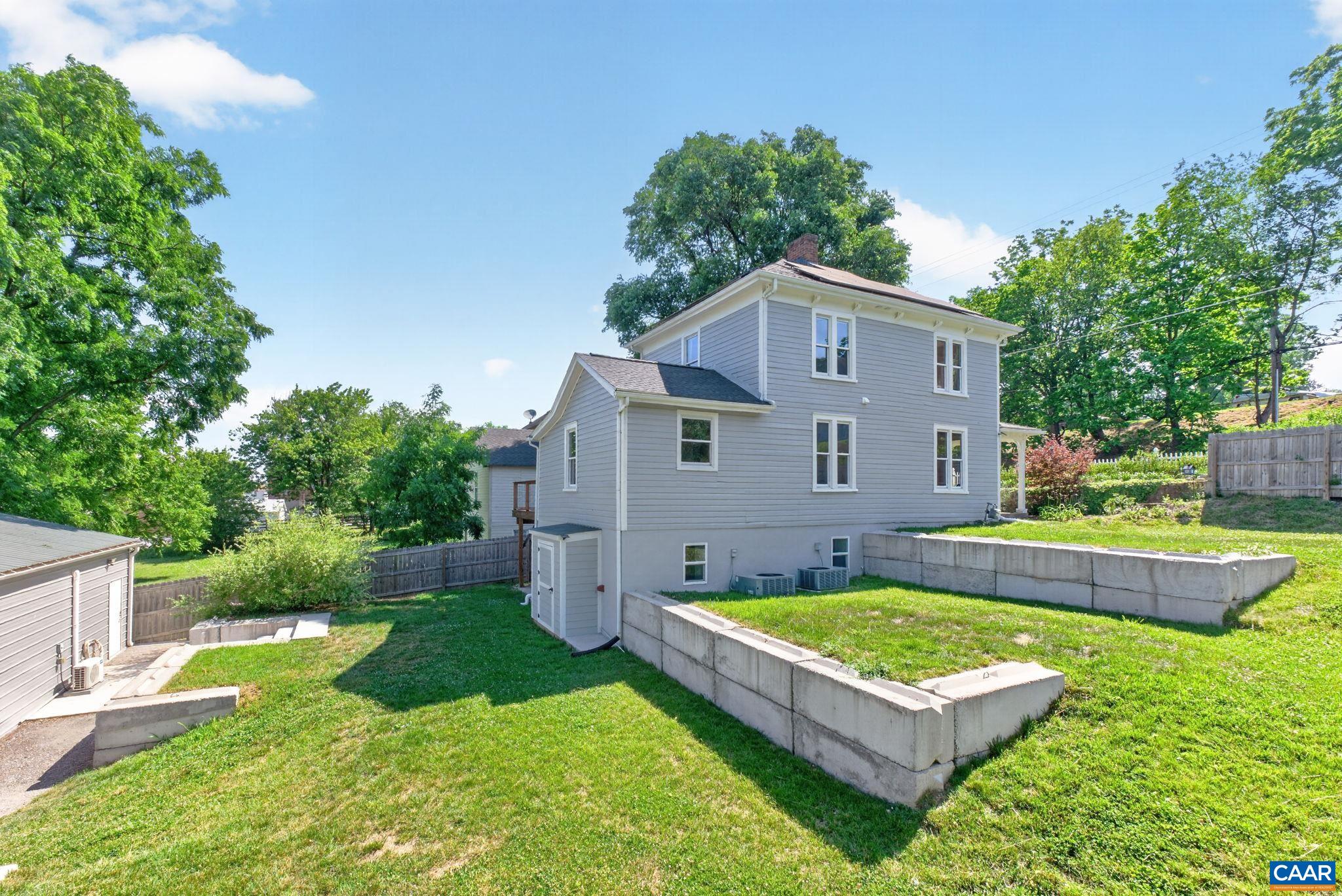 433 N WINCHESTER AVE, WAYNESBORO, Virginia 22980, 3 Bedrooms Bedrooms, ,2 BathroomsBathrooms,Residential,433 N WINCHESTER AVE,678424 MLS # 678424 433 N WINCHESTER AVE, WAYNESBORO, Virginia 22980, 3 Bedrooms Bedrooms, ,2 BathroomsBathrooms,Residential,433 N WINCHESTER AVE,678424 MLS # 678424