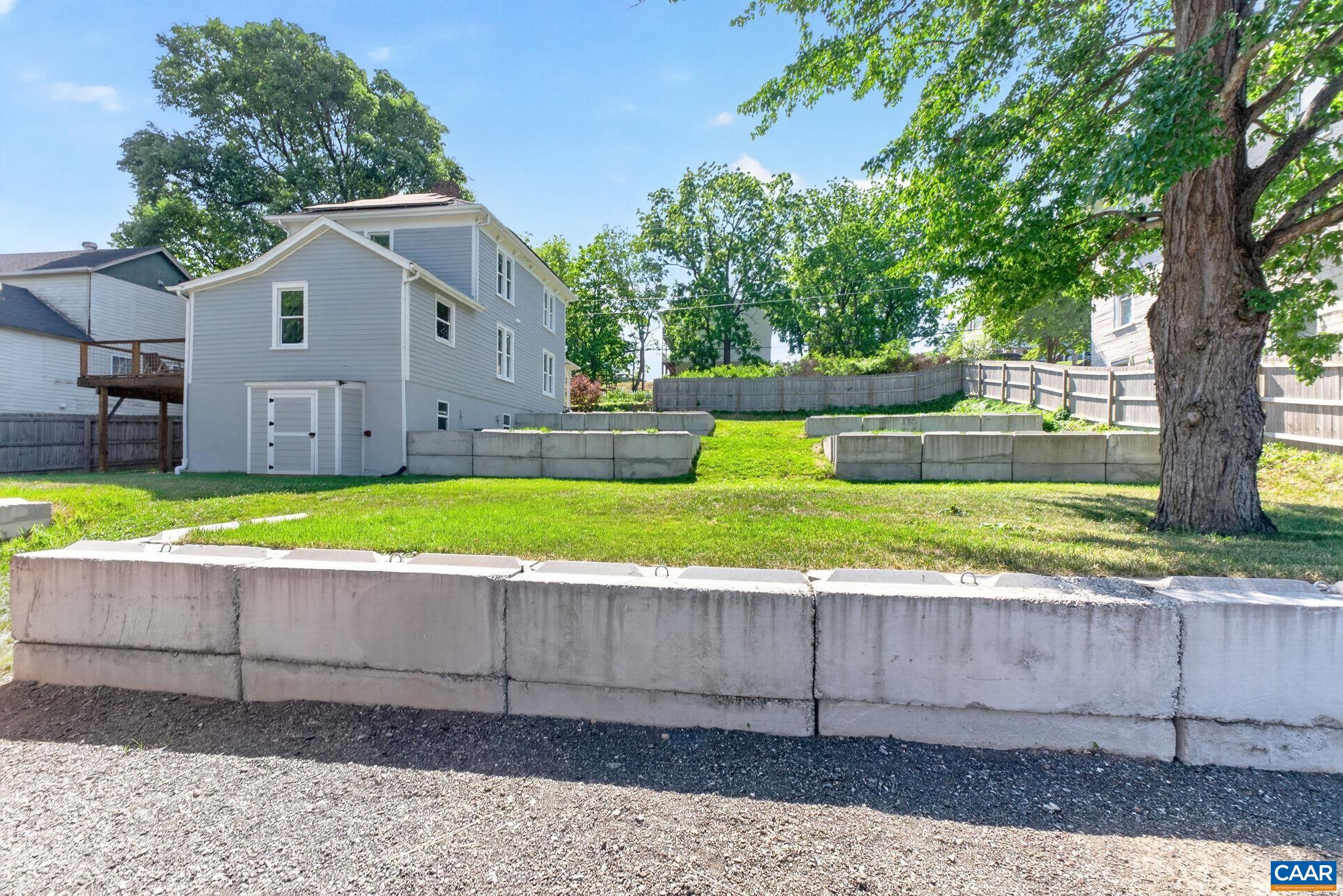 433 N WINCHESTER AVE, WAYNESBORO, Virginia 22980, 3 Bedrooms Bedrooms, ,2 BathroomsBathrooms,Residential,433 N WINCHESTER AVE,678424 MLS # 678424 433 N WINCHESTER AVE, WAYNESBORO, Virginia 22980, 3 Bedrooms Bedrooms, ,2 BathroomsBathrooms,Residential,433 N WINCHESTER AVE,678424 MLS # 678424
