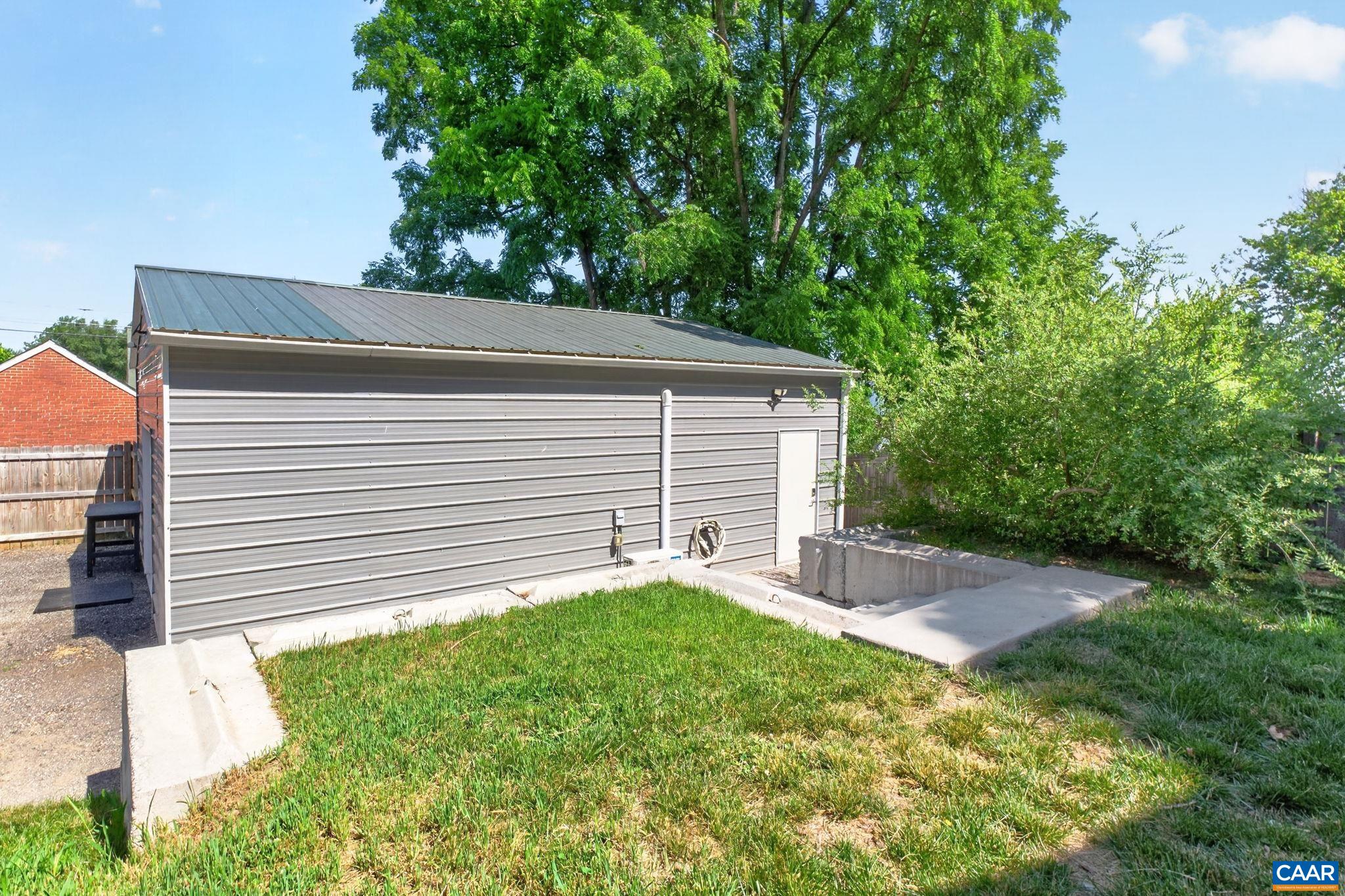 433 N WINCHESTER AVE, WAYNESBORO, Virginia 22980, 3 Bedrooms Bedrooms, ,2 BathroomsBathrooms,Residential,433 N WINCHESTER AVE,678424 MLS # 678424 433 N WINCHESTER AVE, WAYNESBORO, Virginia 22980, 3 Bedrooms Bedrooms, ,2 BathroomsBathrooms,Residential,433 N WINCHESTER AVE,678424 MLS # 678424