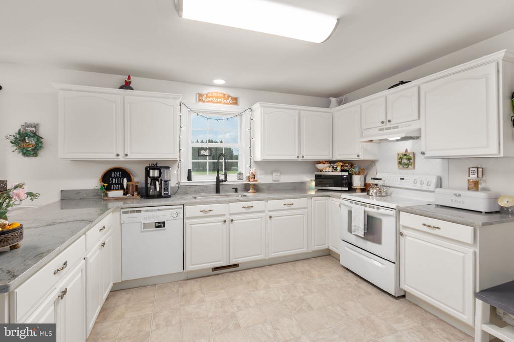 31193 OLD OFFICE RD, LOCUST GROVE, Virginia 22508, 4 Bedrooms Bedrooms, ,3 BathroomsBathrooms,Residential,31193 OLD OFFICE RD,VAOR2014384 MLS # VAOR2014384