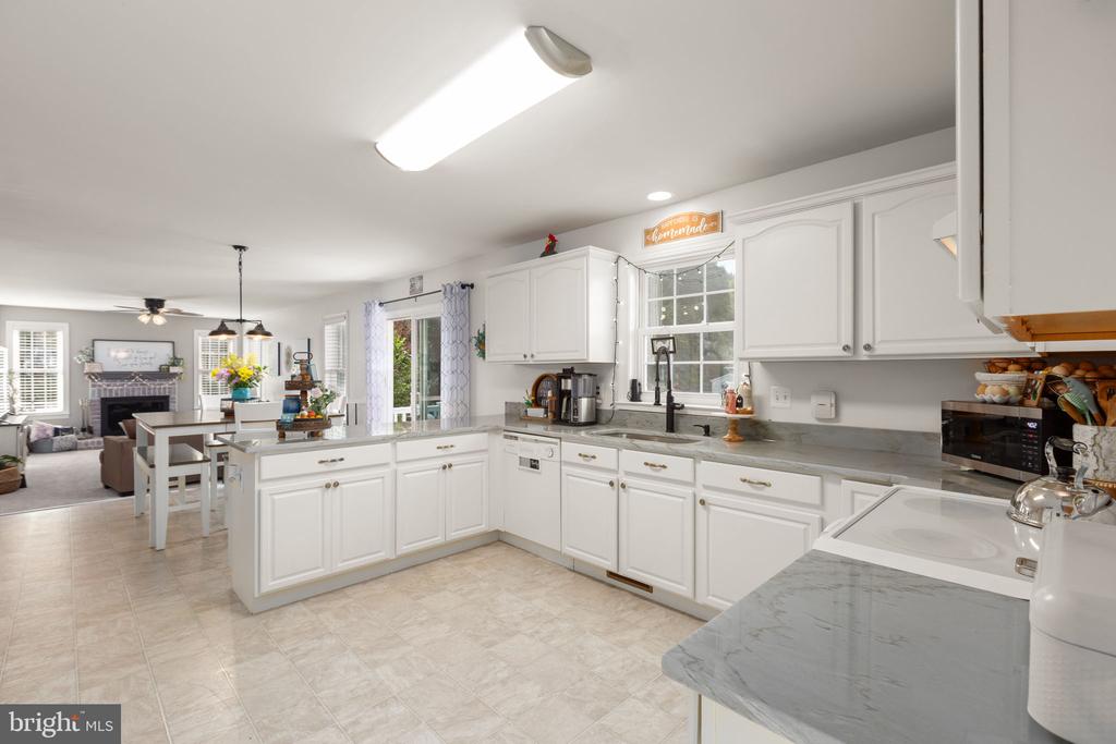 31193 OLD OFFICE RD, LOCUST GROVE, Virginia 22508, 4 Bedrooms Bedrooms, ,3 BathroomsBathrooms,Residential,31193 OLD OFFICE RD,VAOR2014384 MLS # VAOR2014384