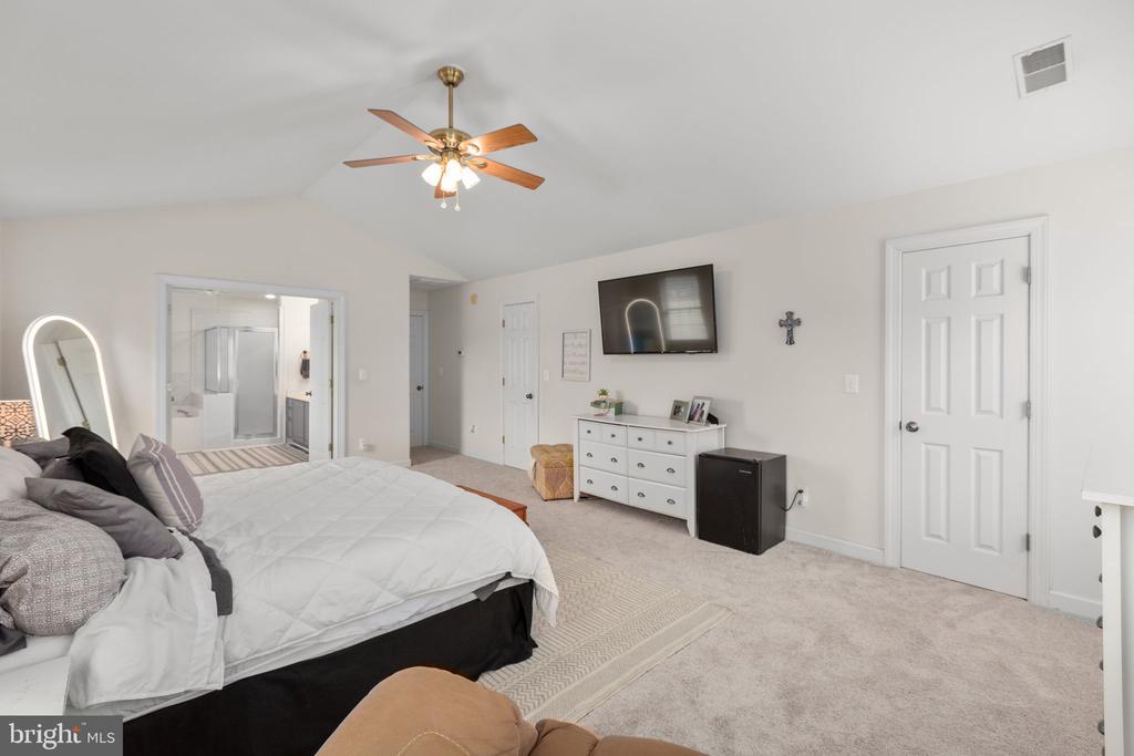 31193 OLD OFFICE RD, LOCUST GROVE, Virginia 22508, 4 Bedrooms Bedrooms, ,3 BathroomsBathrooms,Residential,31193 OLD OFFICE RD,VAOR2014384 MLS # VAOR2014384