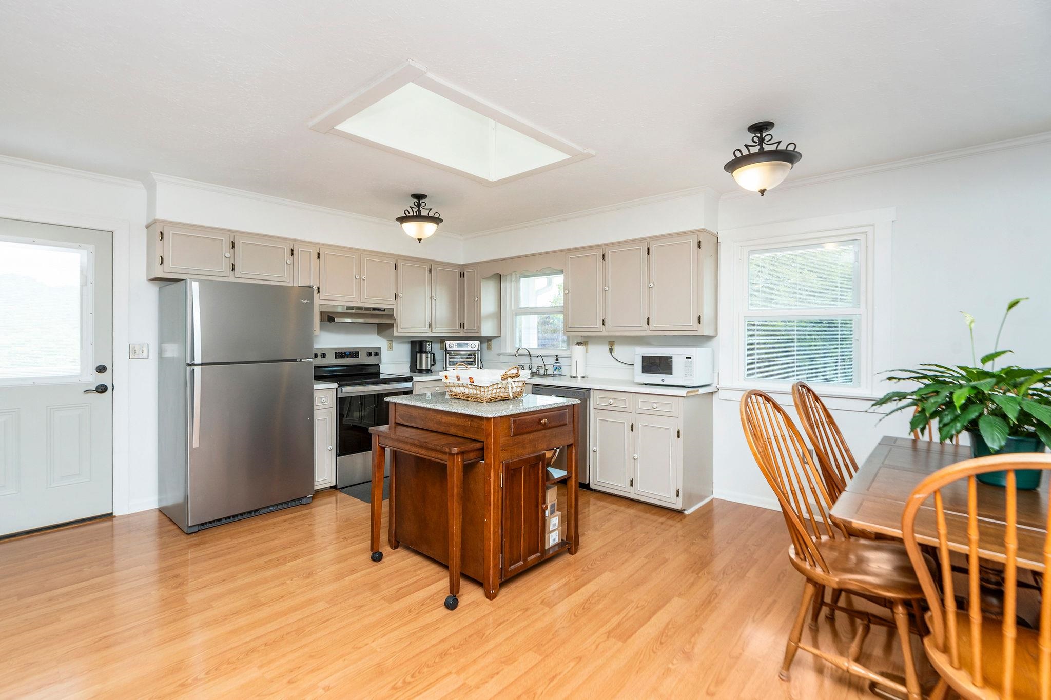126 RIVER RIDGE RD, VERONA, Virginia 24482, 3 Bedrooms Bedrooms, ,2 BathroomsBathrooms,Residential,126 RIVER RIDGE RD,678427 MLS # 678427 126 RIVER RIDGE RD, VERONA, Virginia 24482, 3 Bedrooms Bedrooms, ,2 BathroomsBathrooms,Residential,126 RIVER RIDGE RD,678427 MLS # 678427