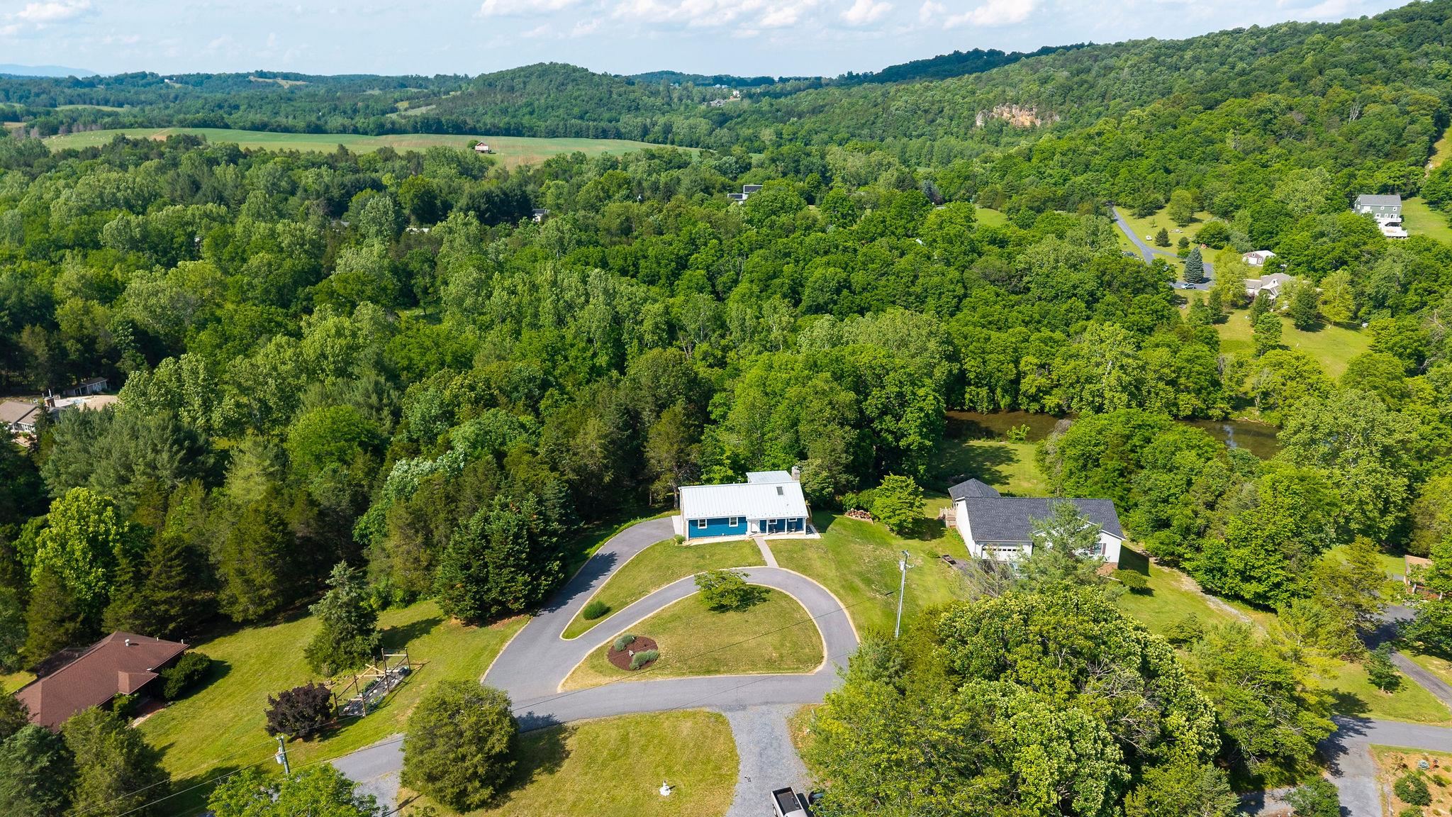 126 RIVER RIDGE RD, VERONA, Virginia 24482, 3 Bedrooms Bedrooms, ,2 BathroomsBathrooms,Residential,126 RIVER RIDGE RD,678427 MLS # 678427 126 RIVER RIDGE RD, VERONA, Virginia 24482, 3 Bedrooms Bedrooms, ,2 BathroomsBathrooms,Residential,126 RIVER RIDGE RD,678427 MLS # 678427