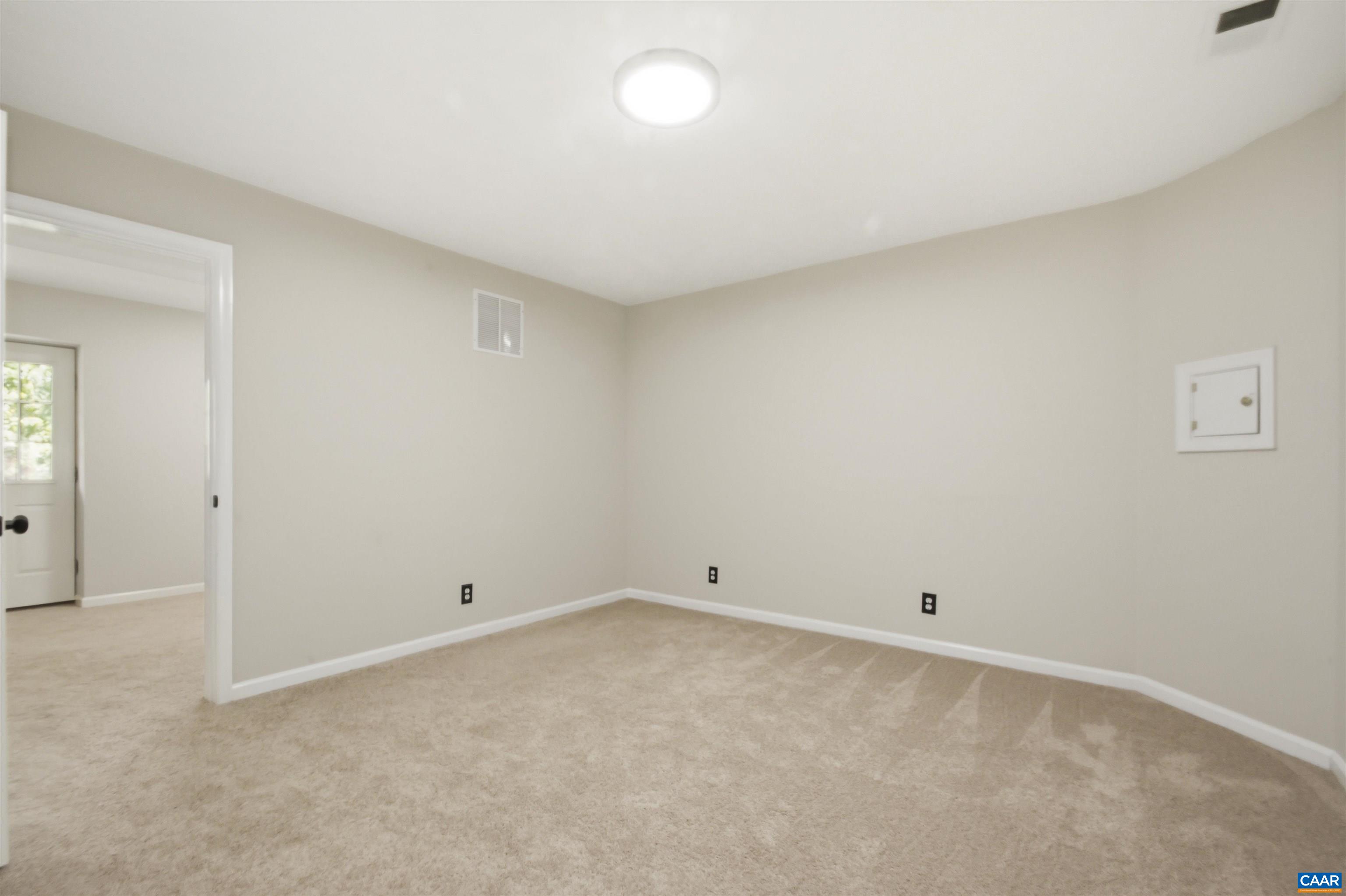31 HILLANDALE DR, STAUNTON, Virginia 24401, 3 Bedrooms Bedrooms, ,2 BathroomsBathrooms,Residential,31 HILLANDALE DR,678135 MLS # 678135 31 HILLANDALE DR, STAUNTON, Virginia 24401, 3 Bedrooms Bedrooms, ,2 BathroomsBathrooms,Residential,31 HILLANDALE DR,678135 MLS # 678135