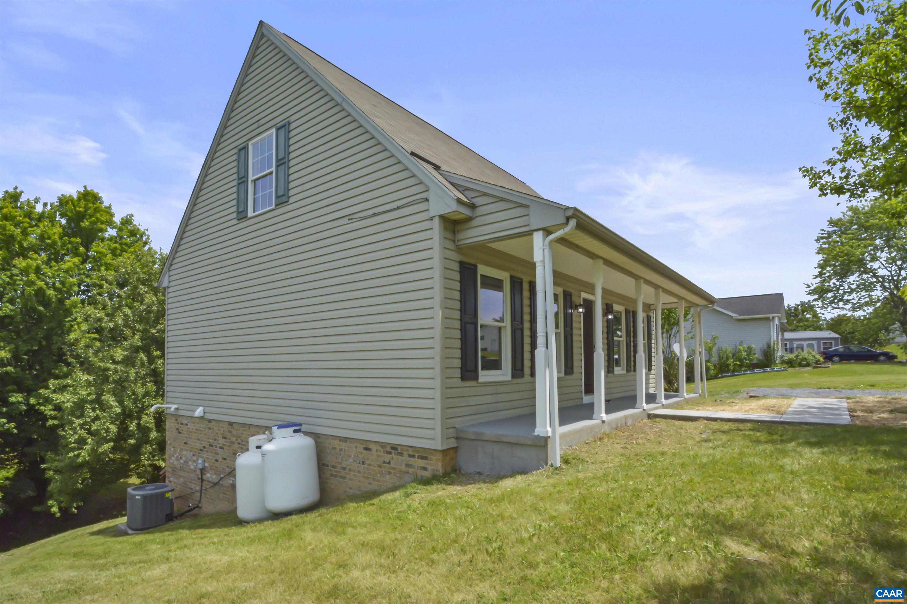 31 HILLANDALE DR, STAUNTON, Virginia 24401, 3 Bedrooms Bedrooms, ,2 BathroomsBathrooms,Residential,31 HILLANDALE DR,678135 MLS # 678135 31 HILLANDALE DR, STAUNTON, Virginia 24401, 3 Bedrooms Bedrooms, ,2 BathroomsBathrooms,Residential,31 HILLANDALE DR,678135 MLS # 678135