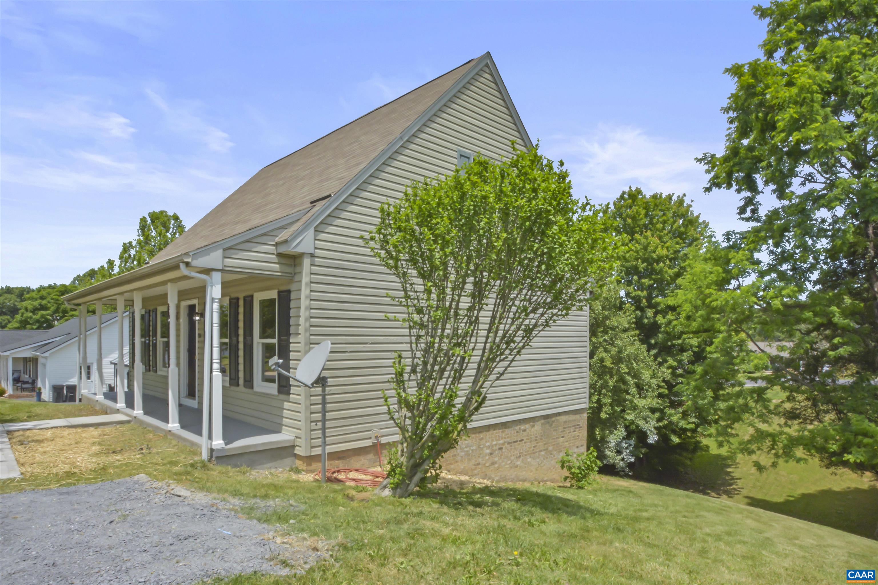 31 HILLANDALE DR, STAUNTON, Virginia 24401, 3 Bedrooms Bedrooms, ,2 BathroomsBathrooms,Residential,31 HILLANDALE DR,678135 MLS # 678135 31 HILLANDALE DR, STAUNTON, Virginia 24401, 3 Bedrooms Bedrooms, ,2 BathroomsBathrooms,Residential,31 HILLANDALE DR,678135 MLS # 678135