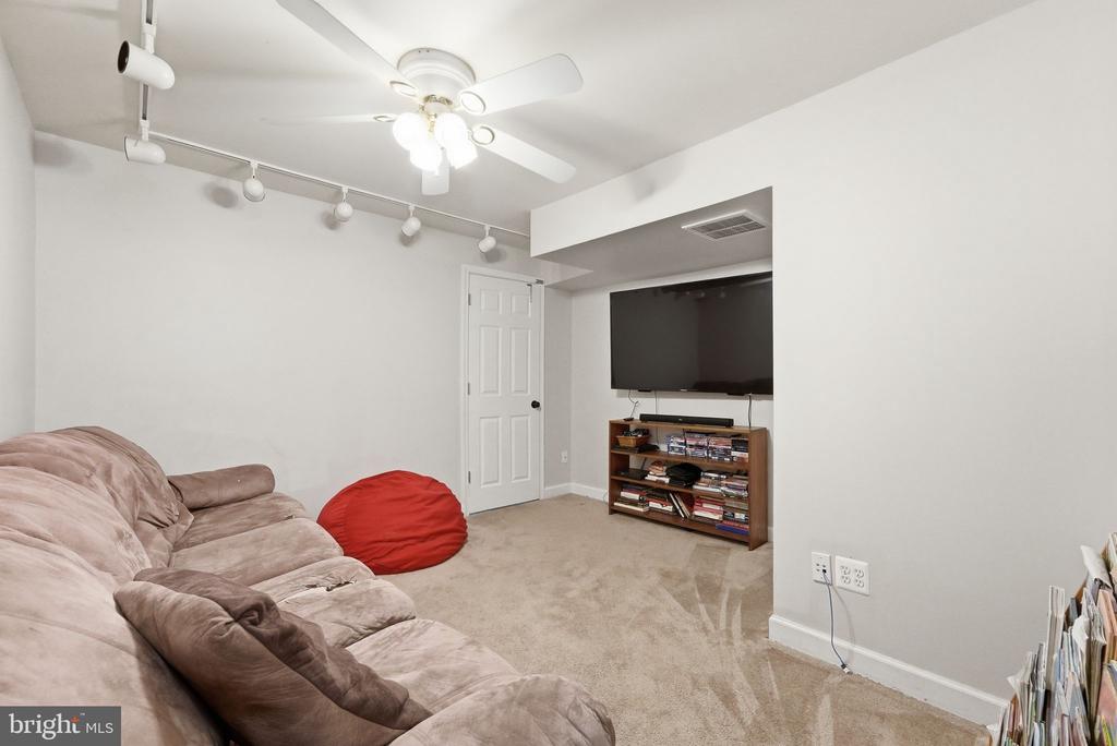 18198 SPRINGS RD, JEFFERSONTON, Virginia 22724, 5 Bedrooms Bedrooms, ,3 BathroomsBathrooms,Residential,18198 SPRINGS RD,VACU2014012 MLS # VACU2014012 18198 SPRINGS RD, JEFFERSONTON, Virginia 22724, 5 Bedrooms Bedrooms, ,3 BathroomsBathrooms,Residential,18198 SPRINGS RD,VACU2014012 MLS # VACU2014012