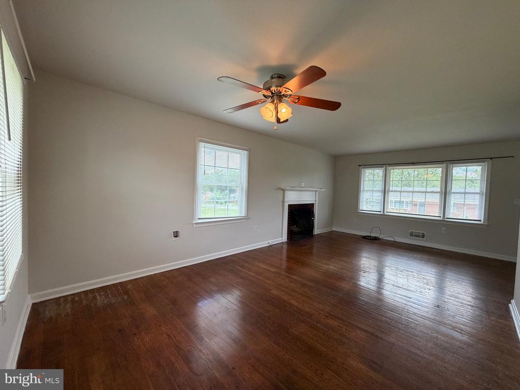 1010 NOTTINGHAM ST, CULPEPER, Virginia 22701, 4 Bedrooms Bedrooms, ,2 BathroomsBathrooms,Residential,1010 NOTTINGHAM ST,VACU2014064 MLS # VACU2014064 1010 NOTTINGHAM ST, CULPEPER, Virginia 22701, 4 Bedrooms Bedrooms, ,2 BathroomsBathrooms,Residential,1010 NOTTINGHAM ST,VACU2014064 MLS # VACU2014064