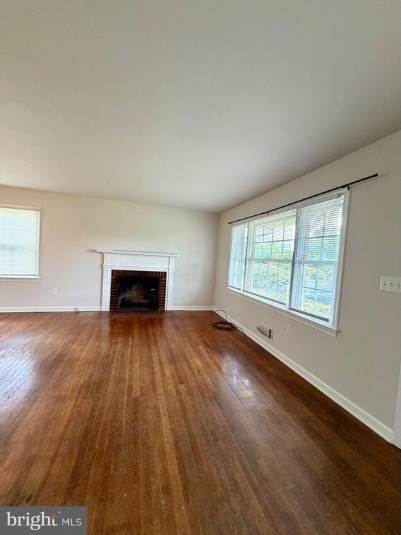1010 NOTTINGHAM ST, CULPEPER, Virginia 22701, 4 Bedrooms Bedrooms, ,2 BathroomsBathrooms,Residential,1010 NOTTINGHAM ST,VACU2014064 MLS # VACU2014064 1010 NOTTINGHAM ST, CULPEPER, Virginia 22701, 4 Bedrooms Bedrooms, ,2 BathroomsBathrooms,Residential,1010 NOTTINGHAM ST,VACU2014064 MLS # VACU2014064