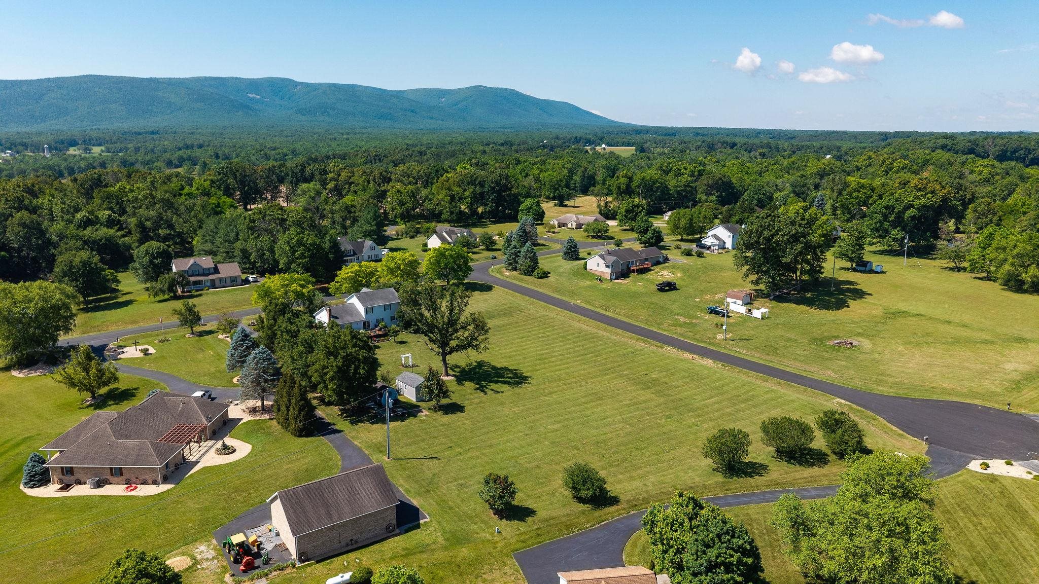 39 CRANBERRY DR, STUARTS DRAFT, Virginia 24477, 3 Bedrooms Bedrooms, ,2 BathroomsBathrooms,Residential,39 CRANBERRY DR,678430 MLS # 678430
