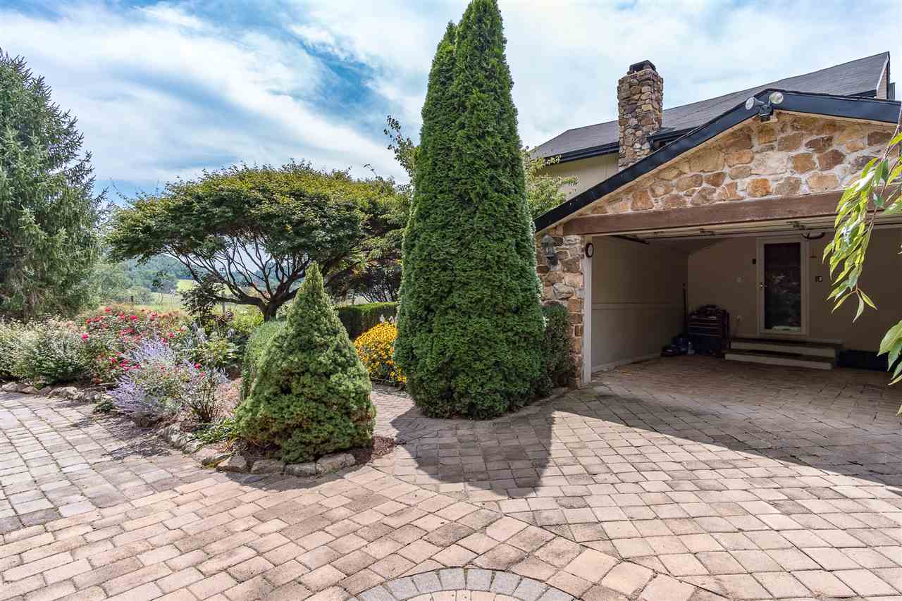 229 SUMMERDEAN RD, MIDDLEBROOK, Virginia 24459, 3 Bedrooms Bedrooms, ,3 BathroomsBathrooms,Residential,Windemere Croft,229 SUMMERDEAN RD,678432 MLS # 678432 229 SUMMERDEAN RD, MIDDLEBROOK, Virginia 24459, 3 Bedrooms Bedrooms, ,3 BathroomsBathrooms,Residential,Windemere Croft,229 SUMMERDEAN RD,678432 MLS # 678432