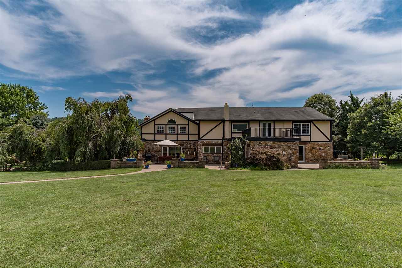 229 SUMMERDEAN RD, MIDDLEBROOK, Virginia 24459, 3 Bedrooms Bedrooms, ,3 BathroomsBathrooms,Residential,Windemere Croft,229 SUMMERDEAN RD,678432 MLS # 678432 229 SUMMERDEAN RD, MIDDLEBROOK, Virginia 24459, 3 Bedrooms Bedrooms, ,3 BathroomsBathrooms,Residential,Windemere Croft,229 SUMMERDEAN RD,678432 MLS # 678432
