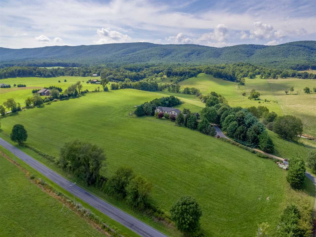 229 SUMMERDEAN RD, MIDDLEBROOK, Virginia 24459, 3 Bedrooms Bedrooms, ,3 BathroomsBathrooms,Residential,Windemere Croft,229 SUMMERDEAN RD,678432 MLS # 678432 229 SUMMERDEAN RD, MIDDLEBROOK, Virginia 24459, 3 Bedrooms Bedrooms, ,3 BathroomsBathrooms,Residential,Windemere Croft,229 SUMMERDEAN RD,678432 MLS # 678432