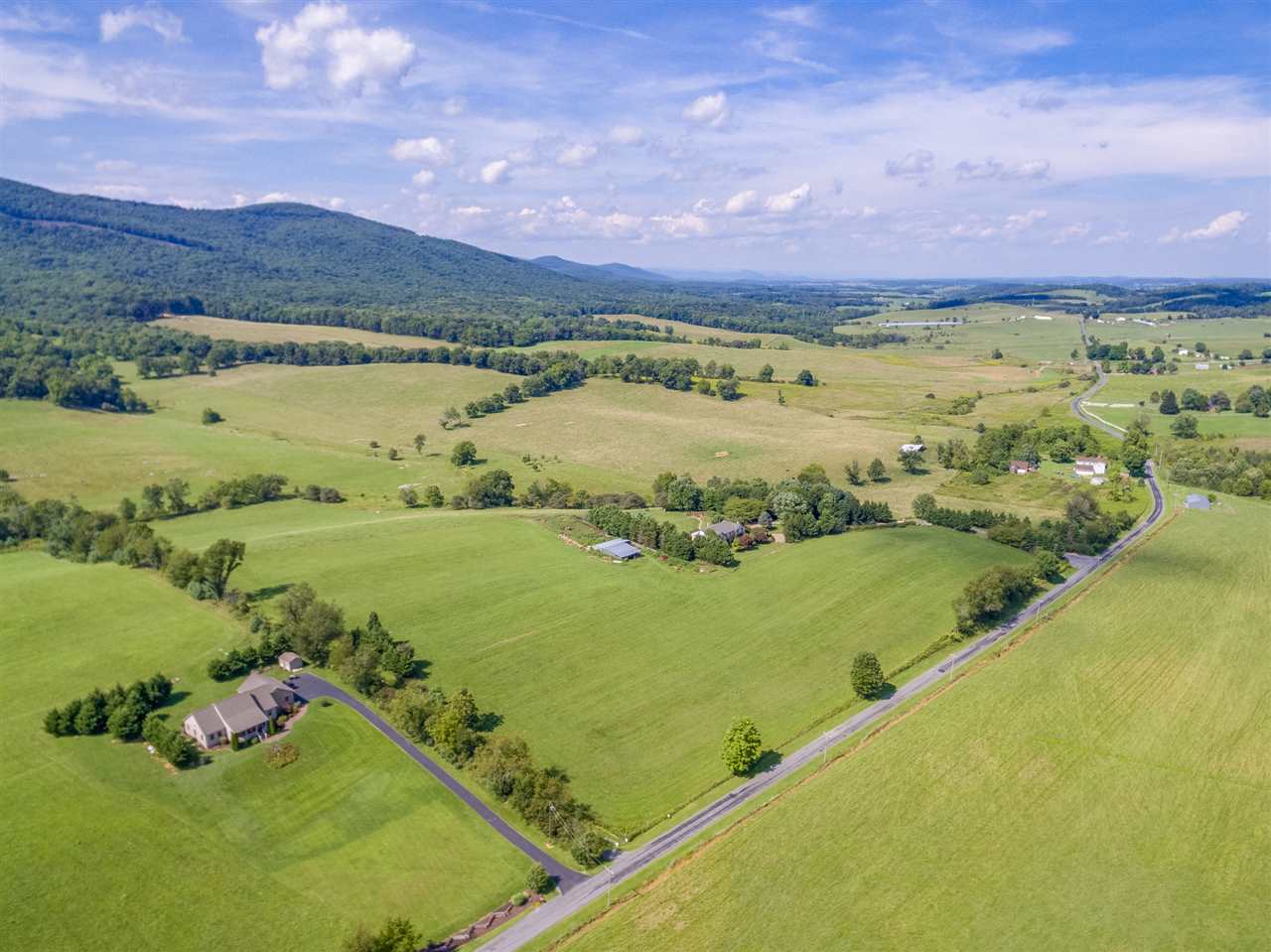 229 SUMMERDEAN RD, MIDDLEBROOK, Virginia 24459, 3 Bedrooms Bedrooms, ,3 BathroomsBathrooms,Residential,Windemere Croft,229 SUMMERDEAN RD,678432 MLS # 678432 229 SUMMERDEAN RD, MIDDLEBROOK, Virginia 24459, 3 Bedrooms Bedrooms, ,3 BathroomsBathrooms,Residential,Windemere Croft,229 SUMMERDEAN RD,678432 MLS # 678432