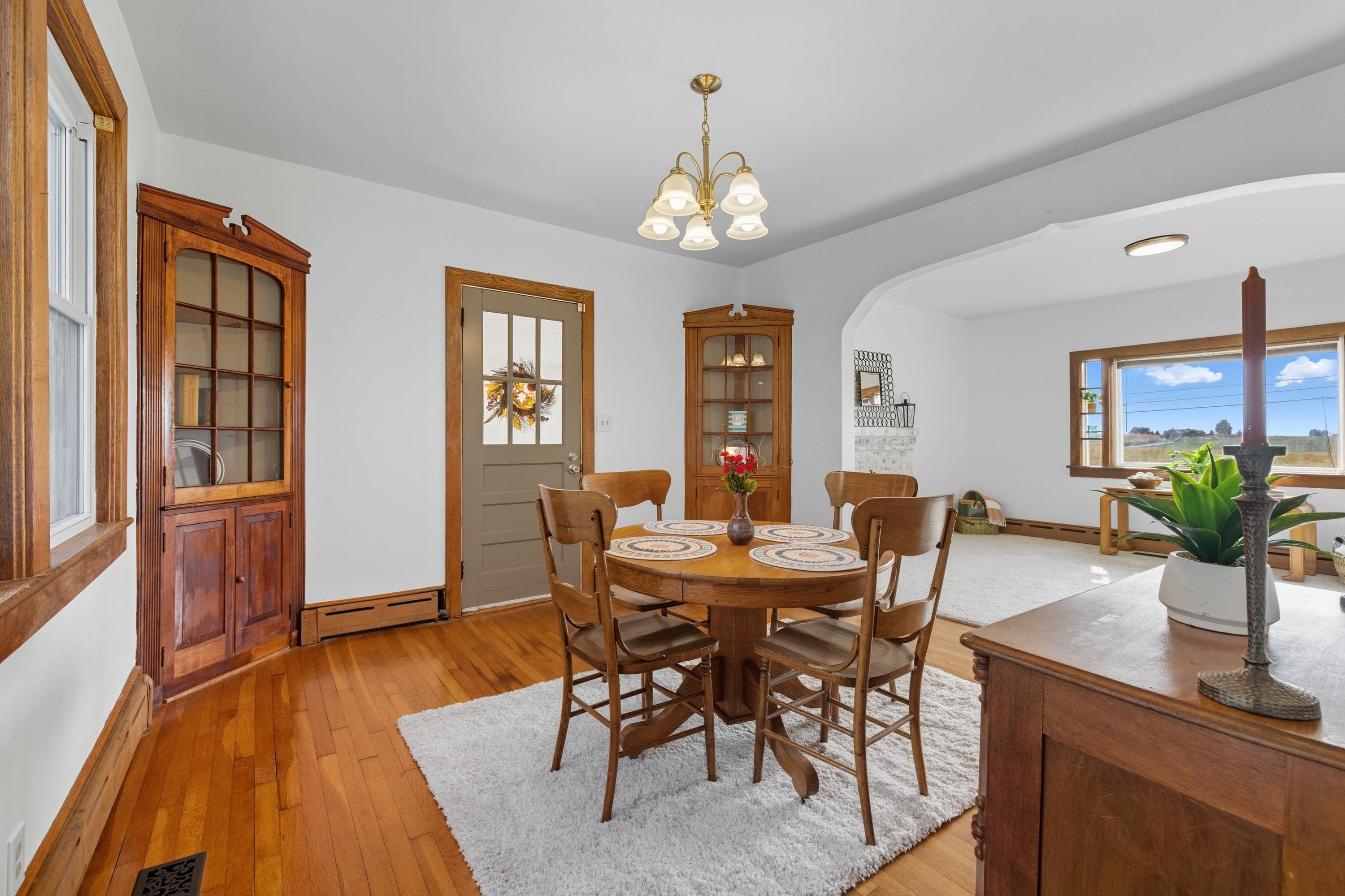 3138 CROSS KEYS RD, ROCKINGHAM, Virginia 22801, 4 Bedrooms Bedrooms, ,2 BathroomsBathrooms,Residential,3138 CROSS KEYS RD,678433 MLS # 678433