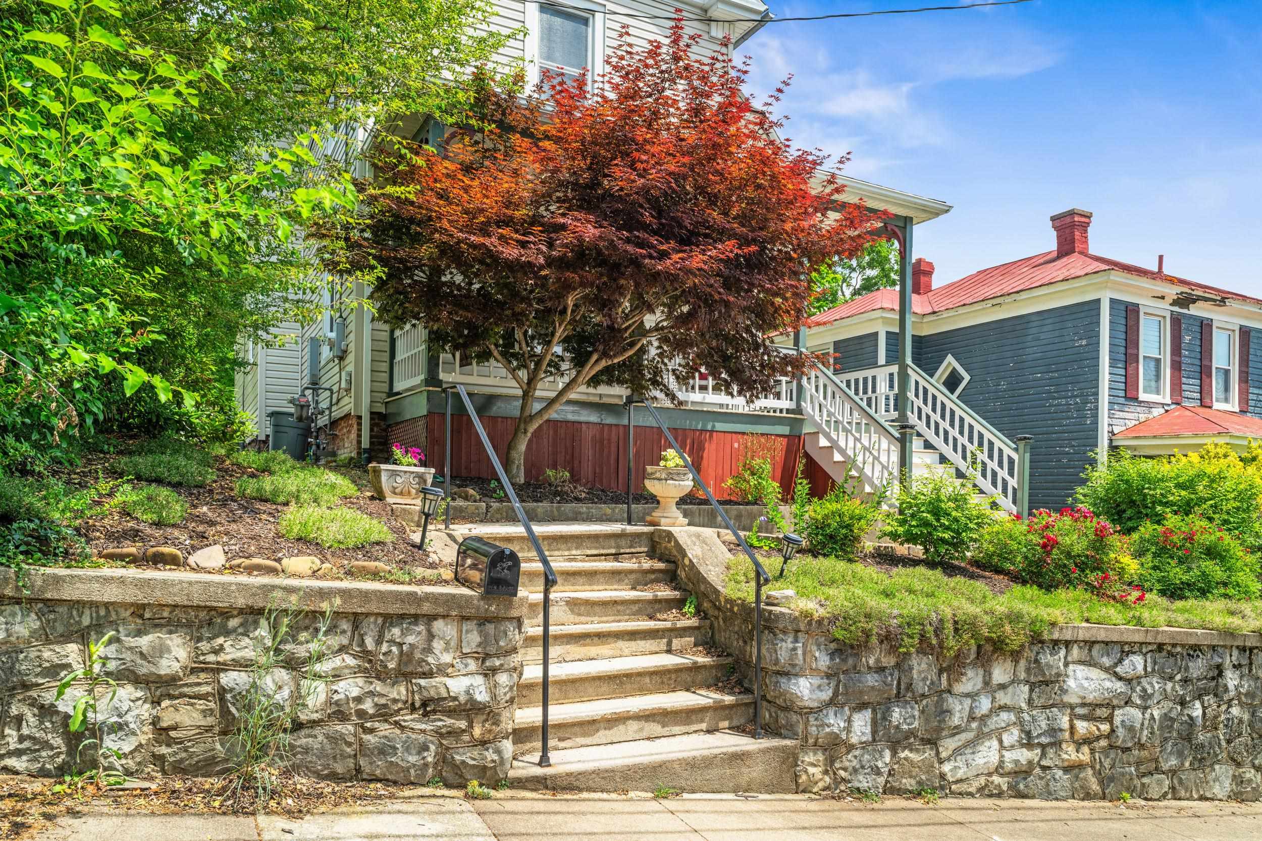 223 N MADISON PL, STAUNTON, Virginia 24401, 3 Bedrooms Bedrooms, ,2 BathroomsBathrooms,Residential,223 N MADISON PL,678437 MLS # 678437 223 N MADISON PL, STAUNTON, Virginia 24401, 3 Bedrooms Bedrooms, ,2 BathroomsBathrooms,Residential,223 N MADISON PL,678437 MLS # 678437