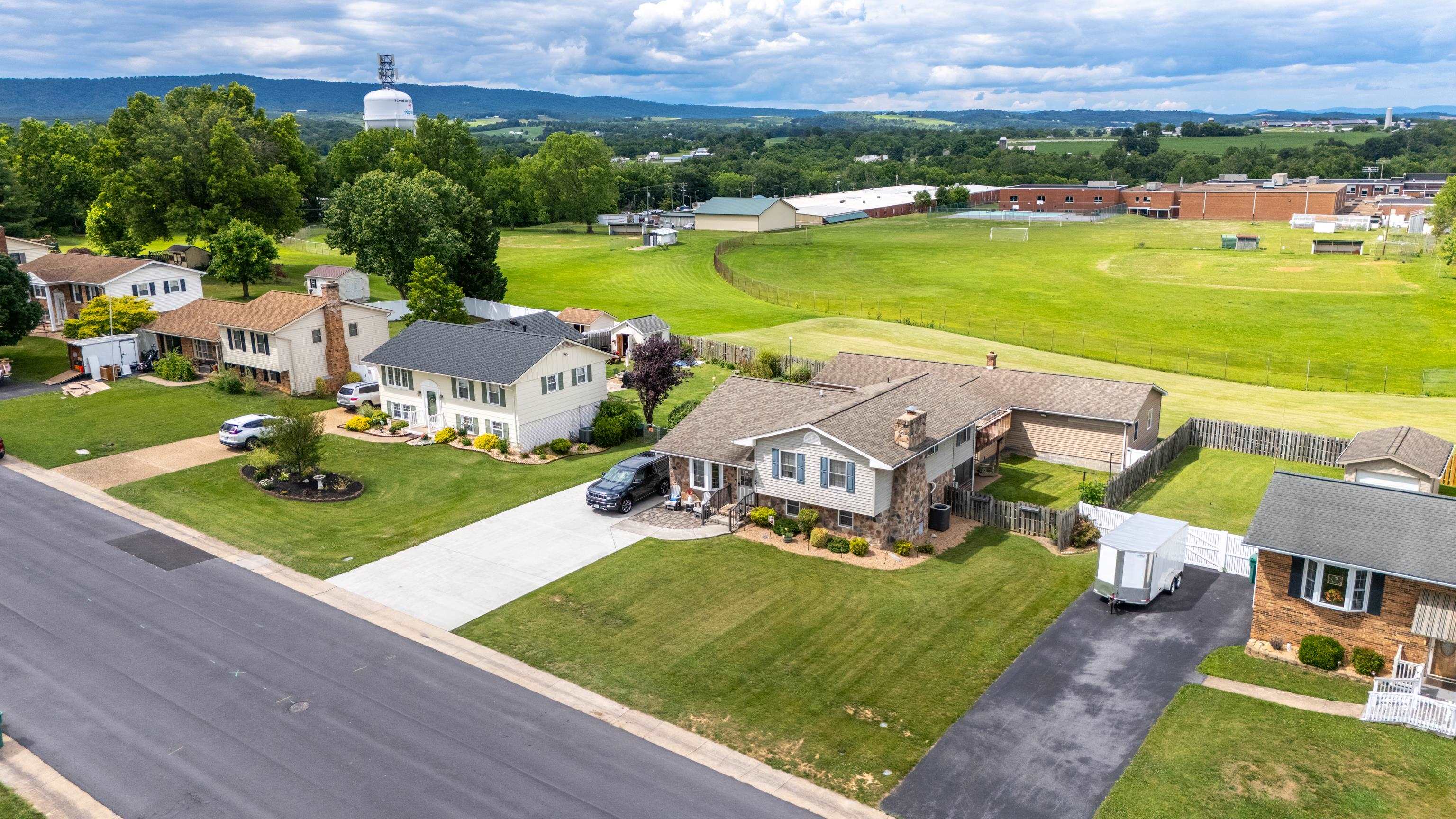 159 MORNINGSIDE DR, BROADWAY, Virginia 22815, 3 Bedrooms Bedrooms, ,3 BathroomsBathrooms,Residential,159 Morningside Dr Broadway, VA 22815,159 MORNINGSIDE DR,678441 MLS # 678441 159 MORNINGSIDE DR, BROADWAY, Virginia 22815, 3 Bedrooms Bedrooms, ,3 BathroomsBathrooms,Residential,159 Morningside Dr Broadway, VA 22815,159 MORNINGSIDE DR,678441 MLS # 678441