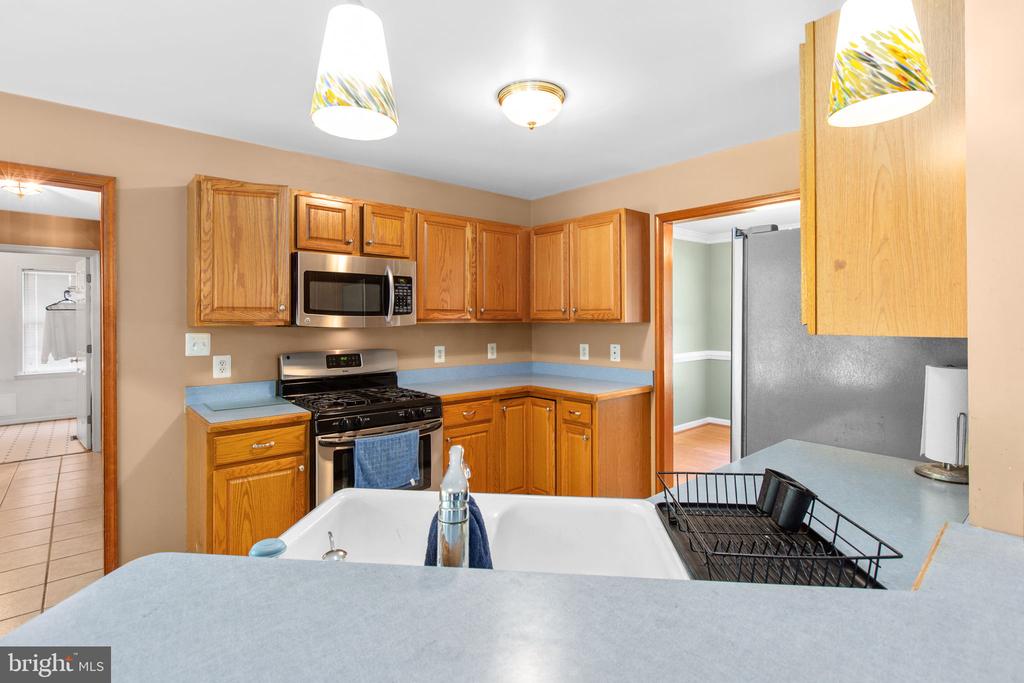 10408 WOODLAKE CT, SPOTSYLVANIA, Virginia 22553, 5 Bedrooms Bedrooms, ,3 BathroomsBathrooms,Residential,10408 WOODLAKE CT,VASP2041810 MLS # VASP2041810