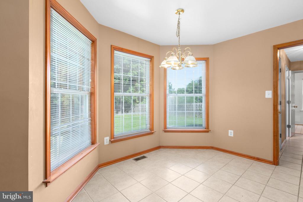10408 WOODLAKE CT, SPOTSYLVANIA, Virginia 22553, 5 Bedrooms Bedrooms, ,3 BathroomsBathrooms,Residential,10408 WOODLAKE CT,VASP2041810 MLS # VASP2041810