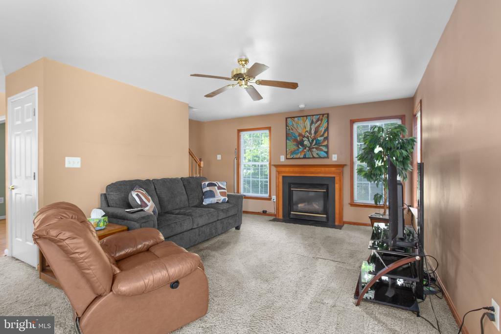10408 WOODLAKE CT, SPOTSYLVANIA, Virginia 22553, 5 Bedrooms Bedrooms, ,3 BathroomsBathrooms,Residential,10408 WOODLAKE CT,VASP2041810 MLS # VASP2041810