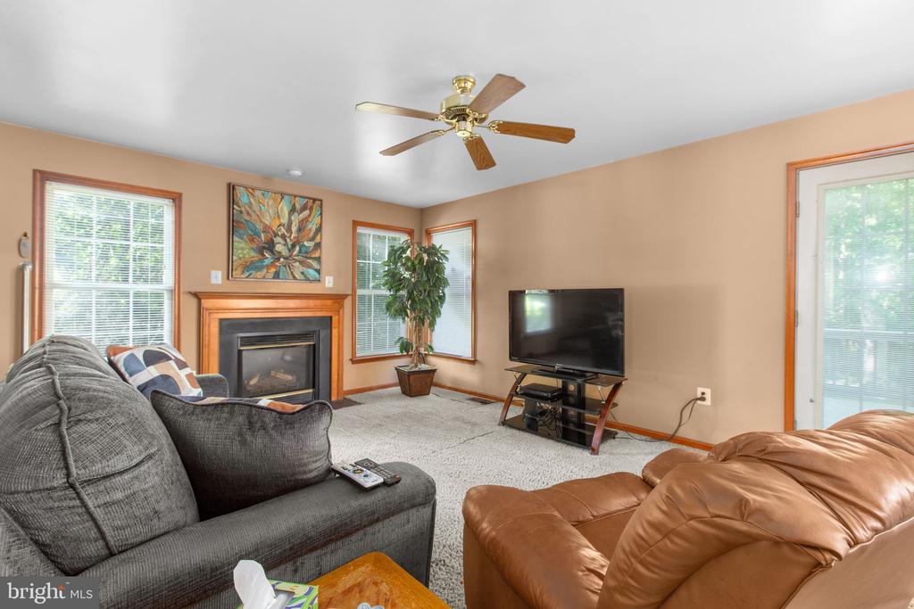 10408 WOODLAKE CT, SPOTSYLVANIA, Virginia 22553, 5 Bedrooms Bedrooms, ,3 BathroomsBathrooms,Residential,10408 WOODLAKE CT,VASP2041810 MLS # VASP2041810