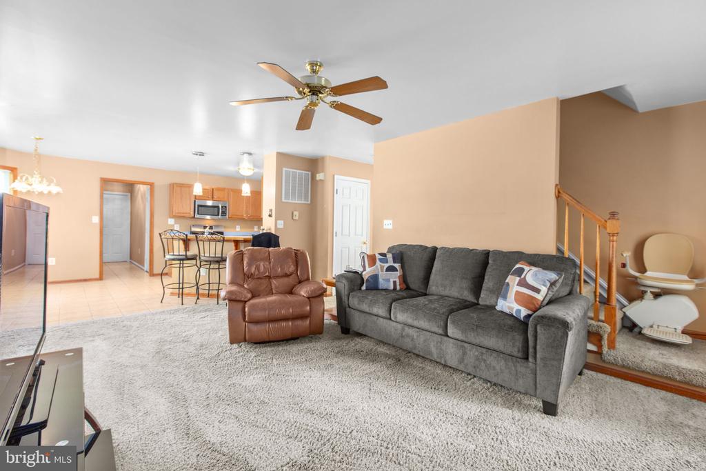 10408 WOODLAKE CT, SPOTSYLVANIA, Virginia 22553, 5 Bedrooms Bedrooms, ,3 BathroomsBathrooms,Residential,10408 WOODLAKE CT,VASP2041810 MLS # VASP2041810