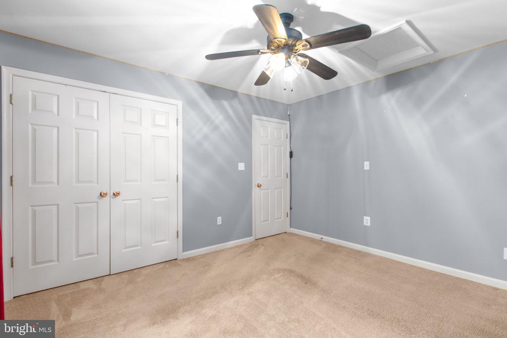 10408 WOODLAKE CT, SPOTSYLVANIA, Virginia 22553, 5 Bedrooms Bedrooms, ,3 BathroomsBathrooms,Residential,10408 WOODLAKE CT,VASP2041810 MLS # VASP2041810