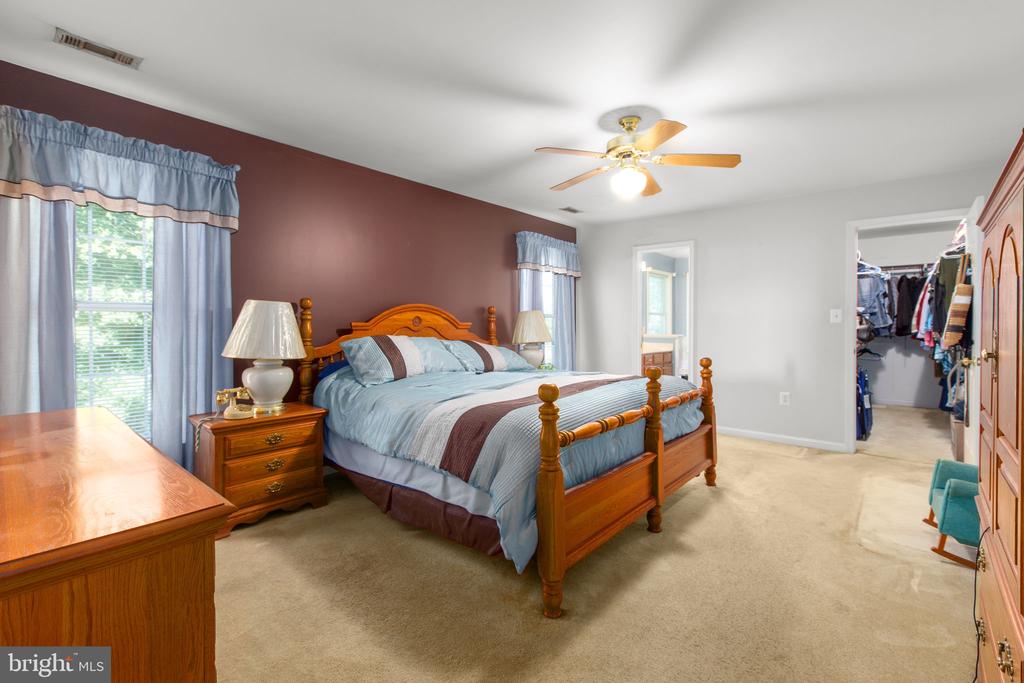 10408 WOODLAKE CT, SPOTSYLVANIA, Virginia 22553, 5 Bedrooms Bedrooms, ,3 BathroomsBathrooms,Residential,10408 WOODLAKE CT,VASP2041810 MLS # VASP2041810