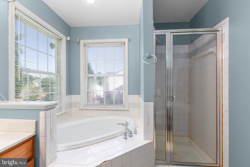 10408 WOODLAKE CT, SPOTSYLVANIA, Virginia 22553, 5 Bedrooms Bedrooms, ,3 BathroomsBathrooms,Residential,10408 WOODLAKE CT,VASP2041810 MLS # VASP2041810