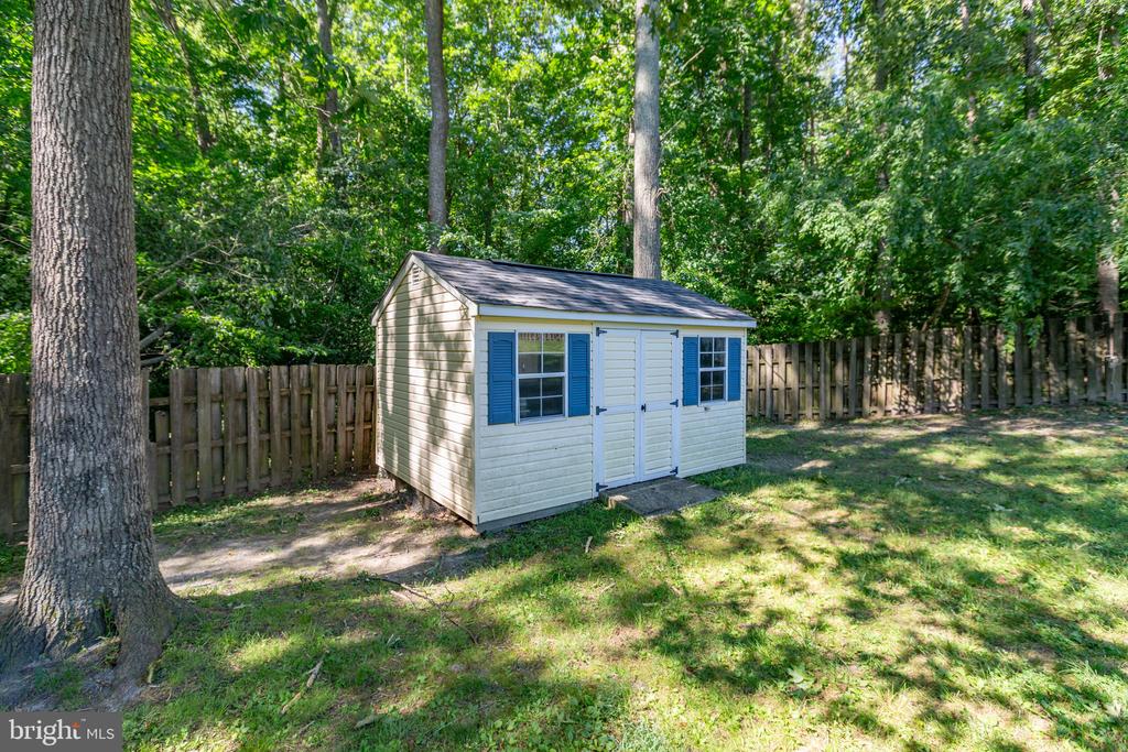 10408 WOODLAKE CT, SPOTSYLVANIA, Virginia 22553, 5 Bedrooms Bedrooms, ,3 BathroomsBathrooms,Residential,10408 WOODLAKE CT,VASP2041810 MLS # VASP2041810