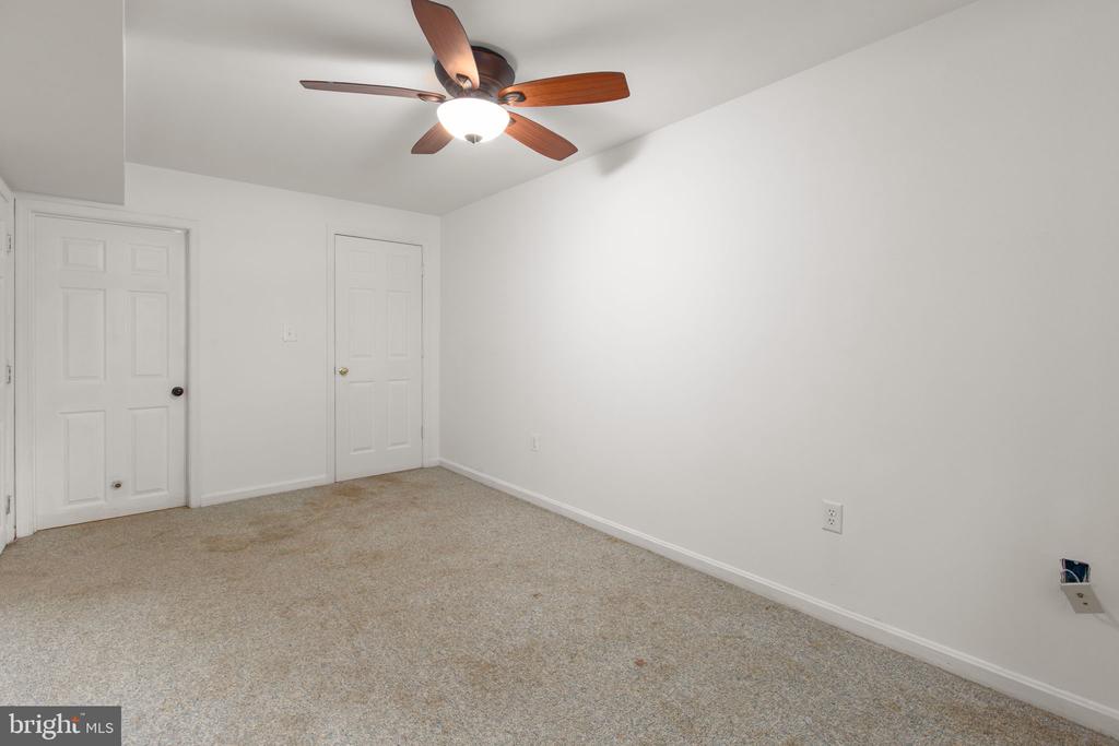 10408 WOODLAKE CT, SPOTSYLVANIA, Virginia 22553, 5 Bedrooms Bedrooms, ,3 BathroomsBathrooms,Residential,10408 WOODLAKE CT,VASP2041810 MLS # VASP2041810