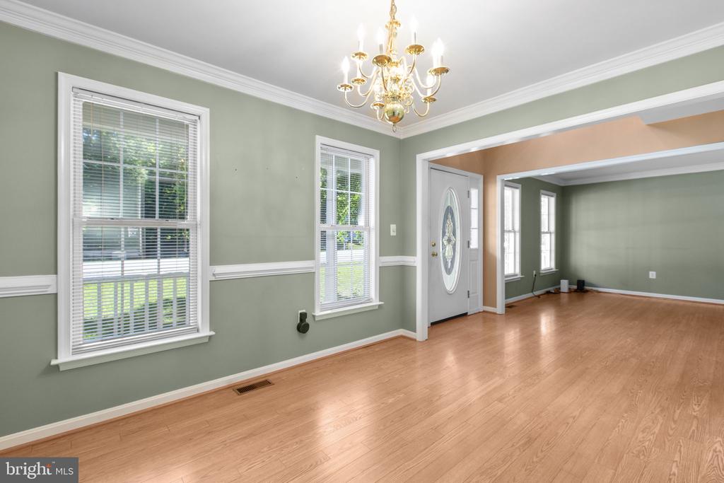 10408 WOODLAKE CT, SPOTSYLVANIA, Virginia 22553, 5 Bedrooms Bedrooms, ,3 BathroomsBathrooms,Residential,10408 WOODLAKE CT,VASP2041810 MLS # VASP2041810