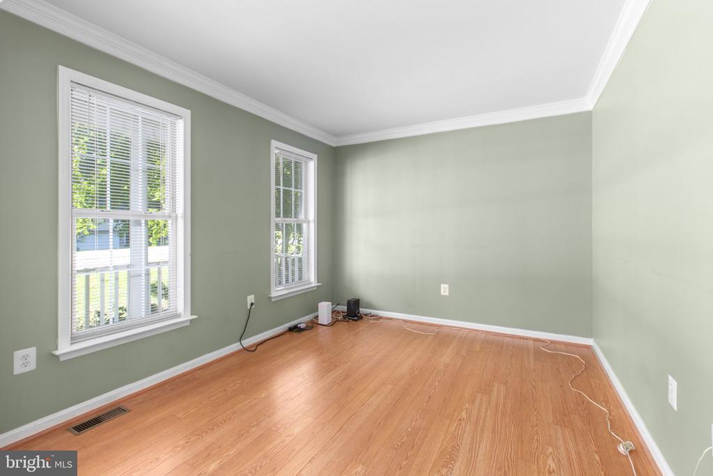 10408 WOODLAKE CT, SPOTSYLVANIA, Virginia 22553, 5 Bedrooms Bedrooms, ,3 BathroomsBathrooms,Residential,10408 WOODLAKE CT,VASP2041810 MLS # VASP2041810