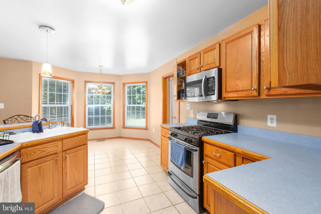 10408 WOODLAKE CT, SPOTSYLVANIA, Virginia 22553, 5 Bedrooms Bedrooms, ,3 BathroomsBathrooms,Residential,10408 WOODLAKE CT,VASP2041810 MLS # VASP2041810