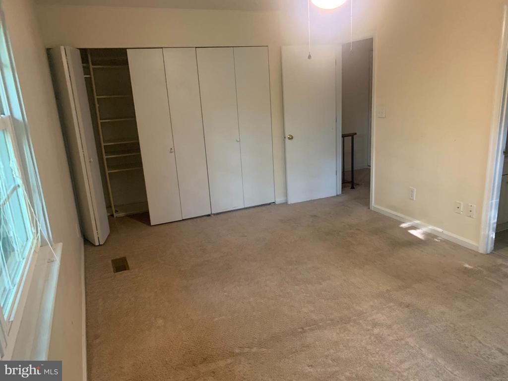 133 WOODLAKE DR, CHARLOTTESVILLE, Virginia 22901, 3 Bedrooms Bedrooms, ,2 BathroomsBathrooms,Residential,133 WOODLAKE DR,VAAB2001252 MLS # VAAB2001252 133 WOODLAKE DR, CHARLOTTESVILLE, Virginia 22901, 3 Bedrooms Bedrooms, ,2 BathroomsBathrooms,Residential,133 WOODLAKE DR,VAAB2001252 MLS # VAAB2001252