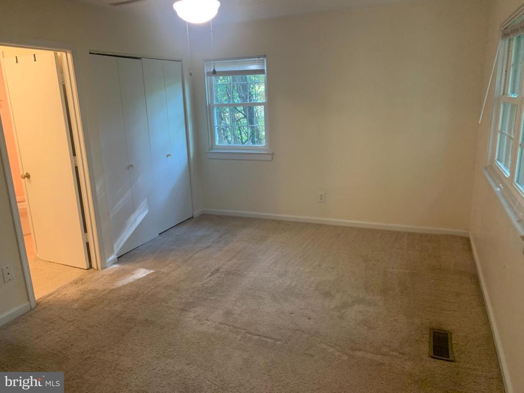 133 WOODLAKE DR, CHARLOTTESVILLE, Virginia 22901, 3 Bedrooms Bedrooms, ,2 BathroomsBathrooms,Residential,133 WOODLAKE DR,VAAB2001252 MLS # VAAB2001252 133 WOODLAKE DR, CHARLOTTESVILLE, Virginia 22901, 3 Bedrooms Bedrooms, ,2 BathroomsBathrooms,Residential,133 WOODLAKE DR,VAAB2001252 MLS # VAAB2001252