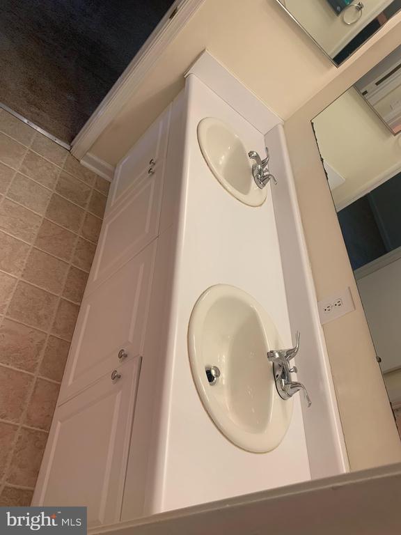 133 WOODLAKE DR, CHARLOTTESVILLE, Virginia 22901, 3 Bedrooms Bedrooms, ,2 BathroomsBathrooms,Residential,133 WOODLAKE DR,VAAB2001252 MLS # VAAB2001252 133 WOODLAKE DR, CHARLOTTESVILLE, Virginia 22901, 3 Bedrooms Bedrooms, ,2 BathroomsBathrooms,Residential,133 WOODLAKE DR,VAAB2001252 MLS # VAAB2001252