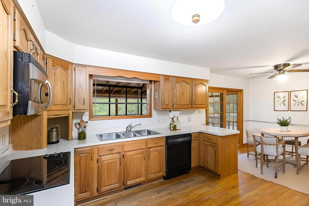 10812 MILLRIDGE LN, SPOTSYLVANIA, Virginia 22553, 4 Bedrooms Bedrooms, ,4 BathroomsBathrooms,Residential,10812 MILLRIDGE LN,VASP2042942 MLS # VASP2042942