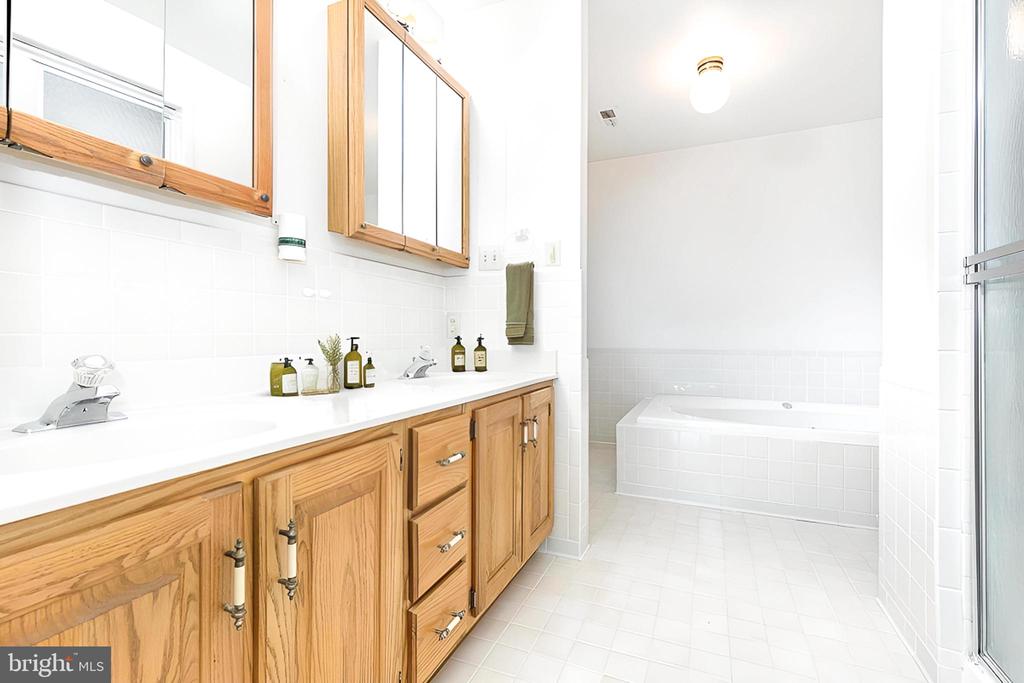 10812 MILLRIDGE LN, SPOTSYLVANIA, Virginia 22553, 4 Bedrooms Bedrooms, ,4 BathroomsBathrooms,Residential,10812 MILLRIDGE LN,VASP2042942 MLS # VASP2042942