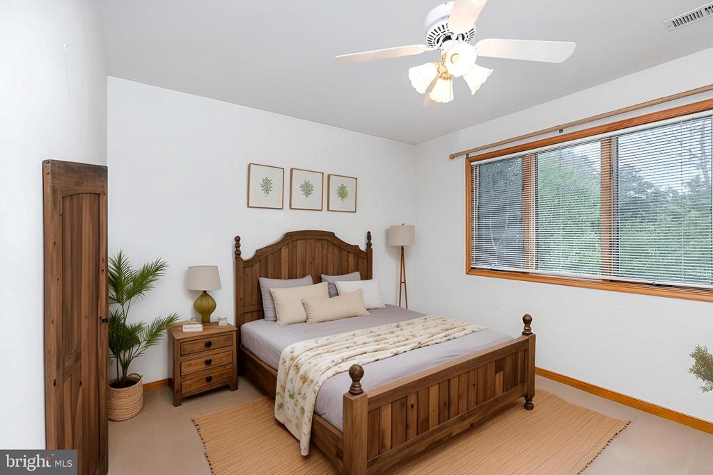 10812 MILLRIDGE LN, SPOTSYLVANIA, Virginia 22553, 4 Bedrooms Bedrooms, ,4 BathroomsBathrooms,Residential,10812 MILLRIDGE LN,VASP2042942 MLS # VASP2042942