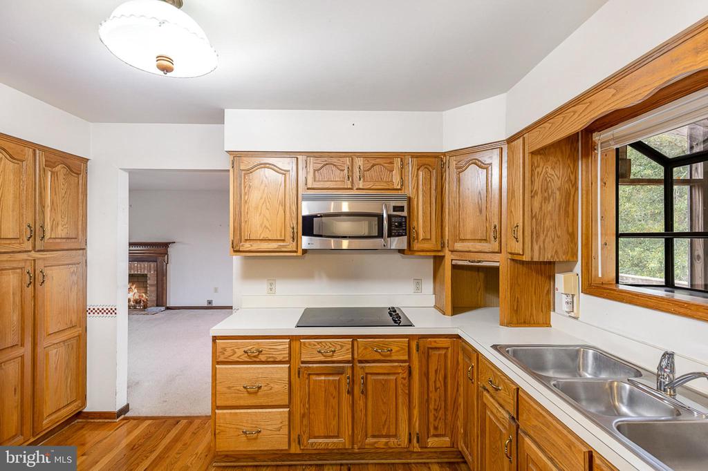 10812 MILLRIDGE LN, SPOTSYLVANIA, Virginia 22553, 4 Bedrooms Bedrooms, ,4 BathroomsBathrooms,Residential,10812 MILLRIDGE LN,VASP2042942 MLS # VASP2042942