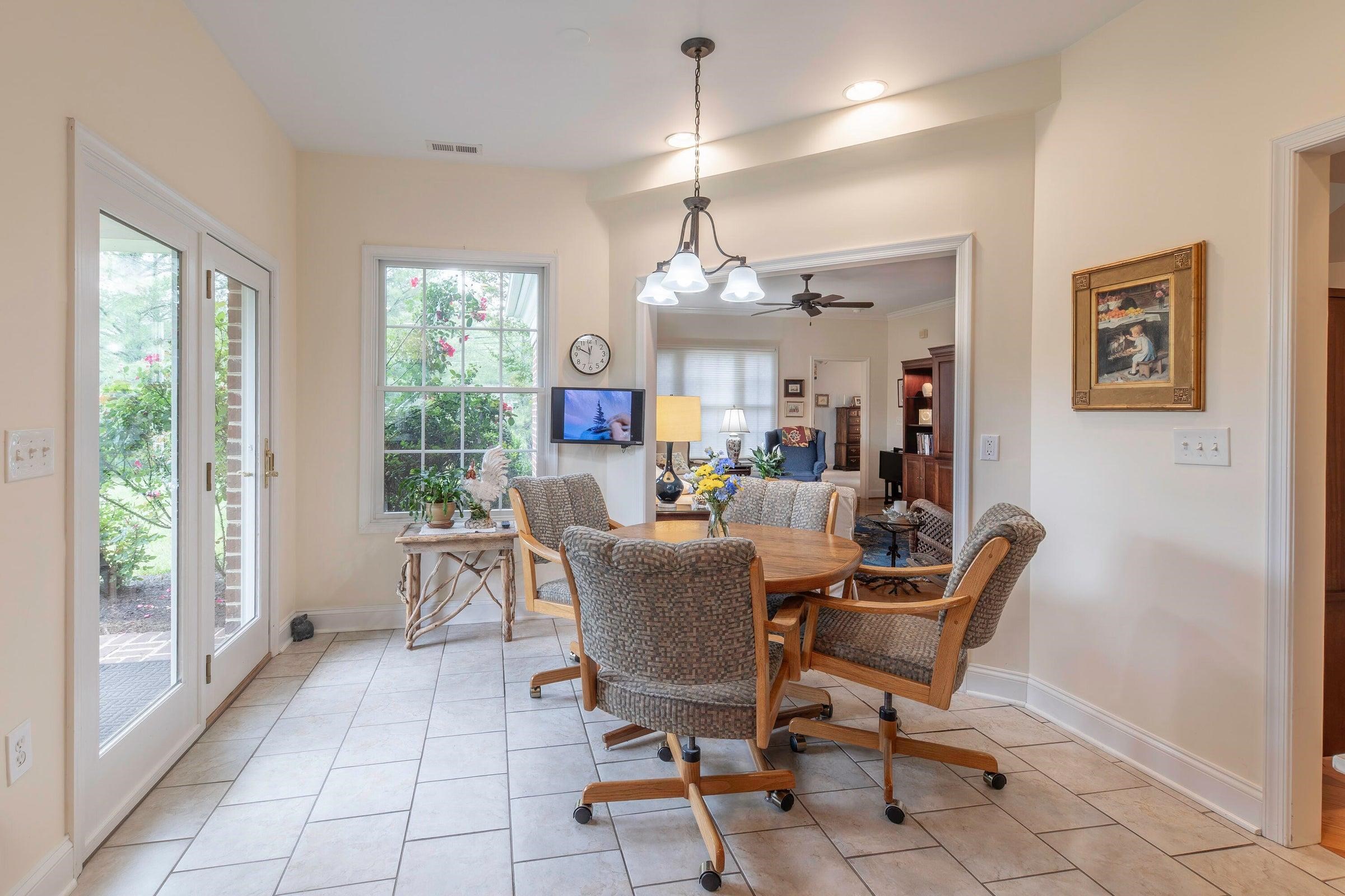 22 HAVEN OAK CT, LEXINGTON, Virginia 24450, 3 Bedrooms Bedrooms, ,3 BathroomsBathrooms,Residential,22 Haven Oak Ct Lexington, VA 24450,22 HAVEN OAK CT,678446 MLS # 678446
