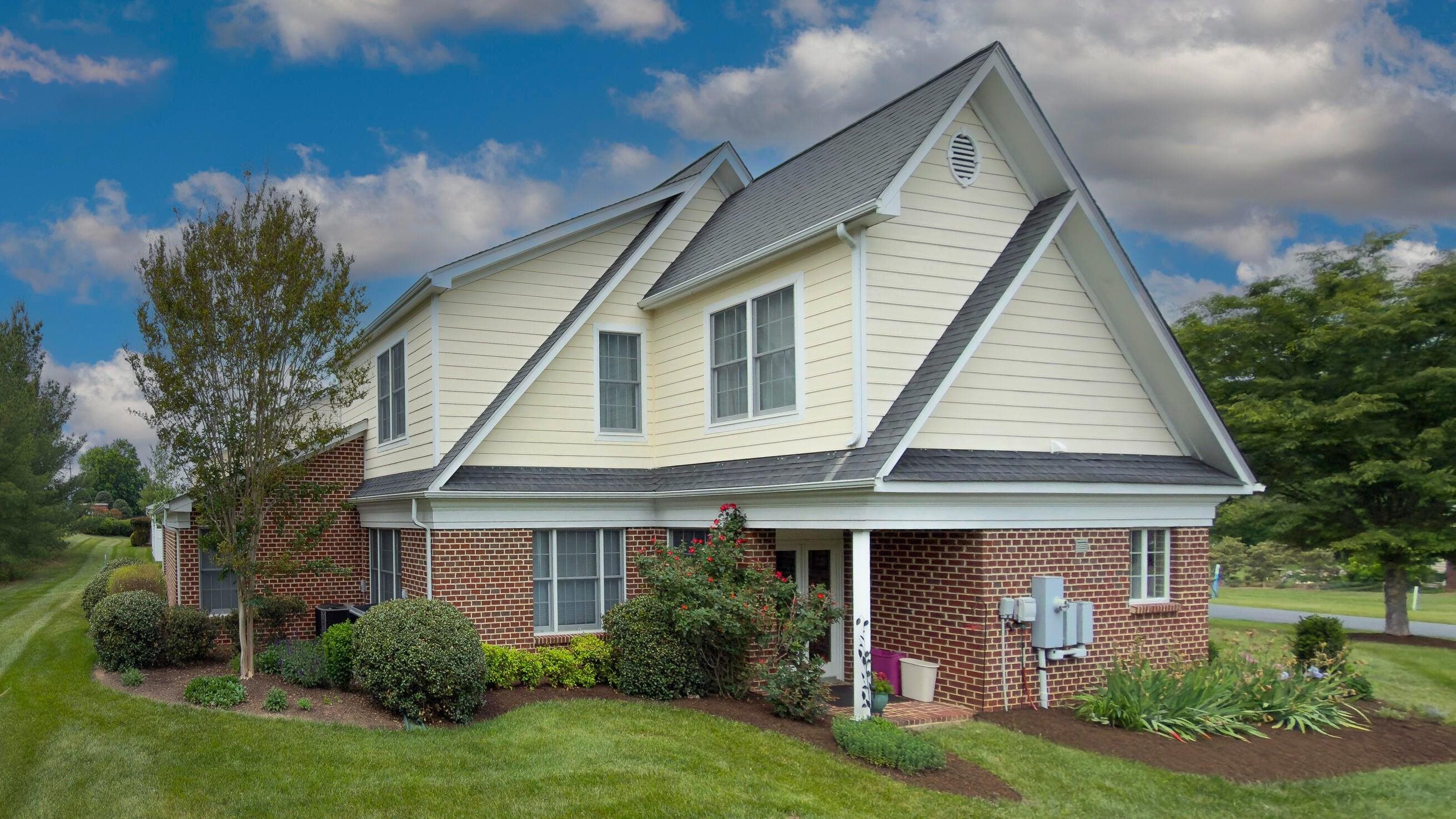 Just minutes from downtown Lexington