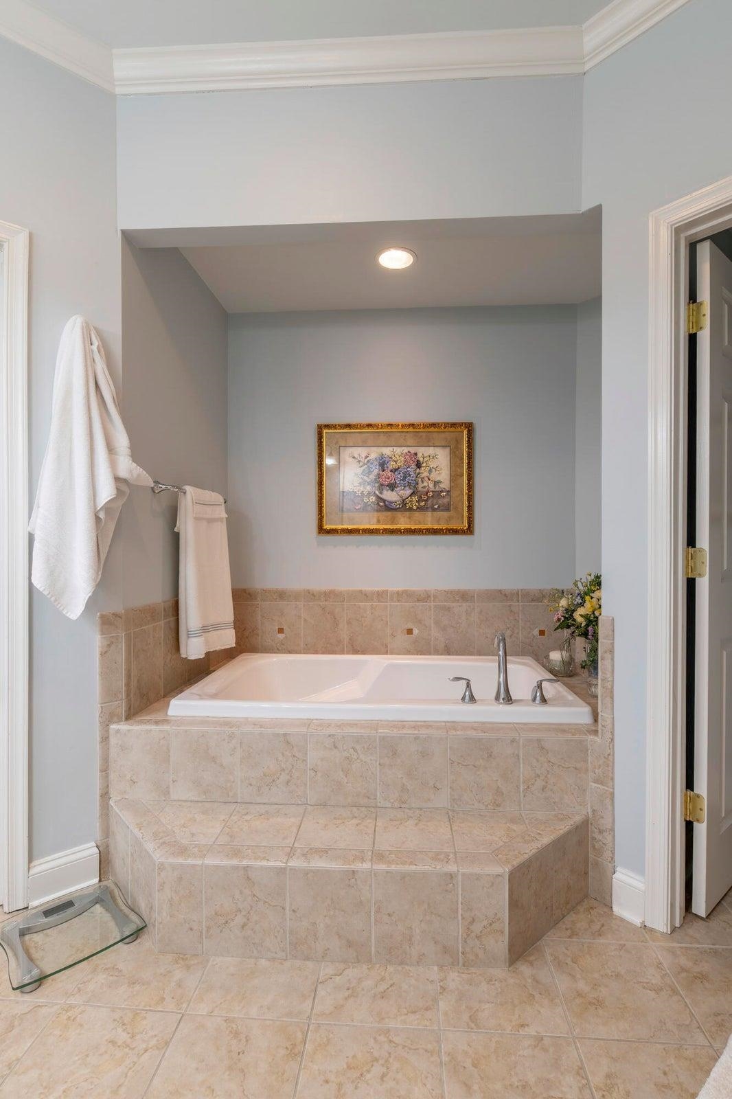 Primary Jetted Tub