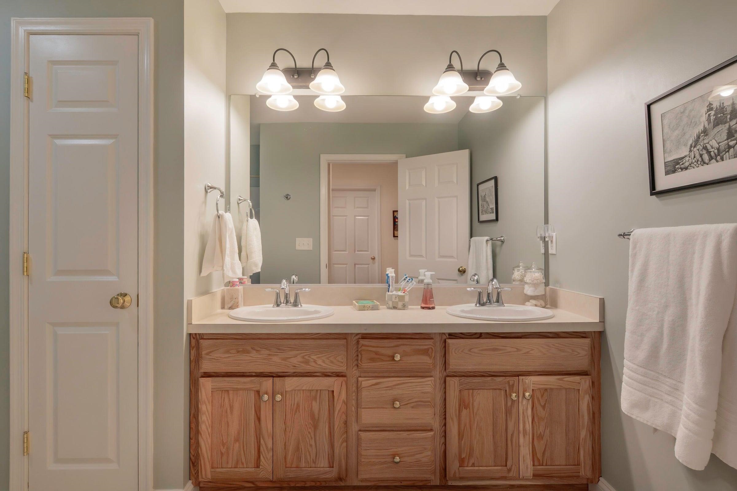 2nd Fl. Full Bathroom