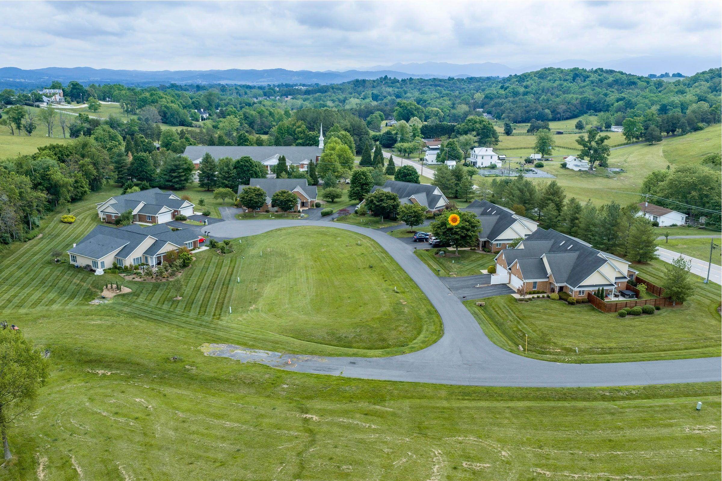 22 HAVEN OAK CT, LEXINGTON, Virginia 24450, 3 Bedrooms Bedrooms, ,3 BathroomsBathrooms,Residential,22 Haven Oak Ct Lexington, VA 24450,22 HAVEN OAK CT,678446 MLS # 678446