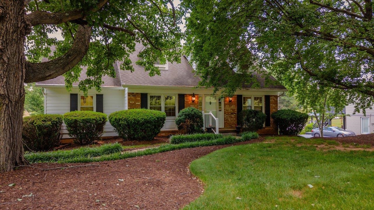 1665 MASSANETTA SPRINGS RD, ROCKINGHAM, Virginia 22801, 5 Bedrooms Bedrooms, ,3 BathroomsBathrooms,Residential,1665 MASSANETTA SPRINGS RD,678452 MLS # 678452